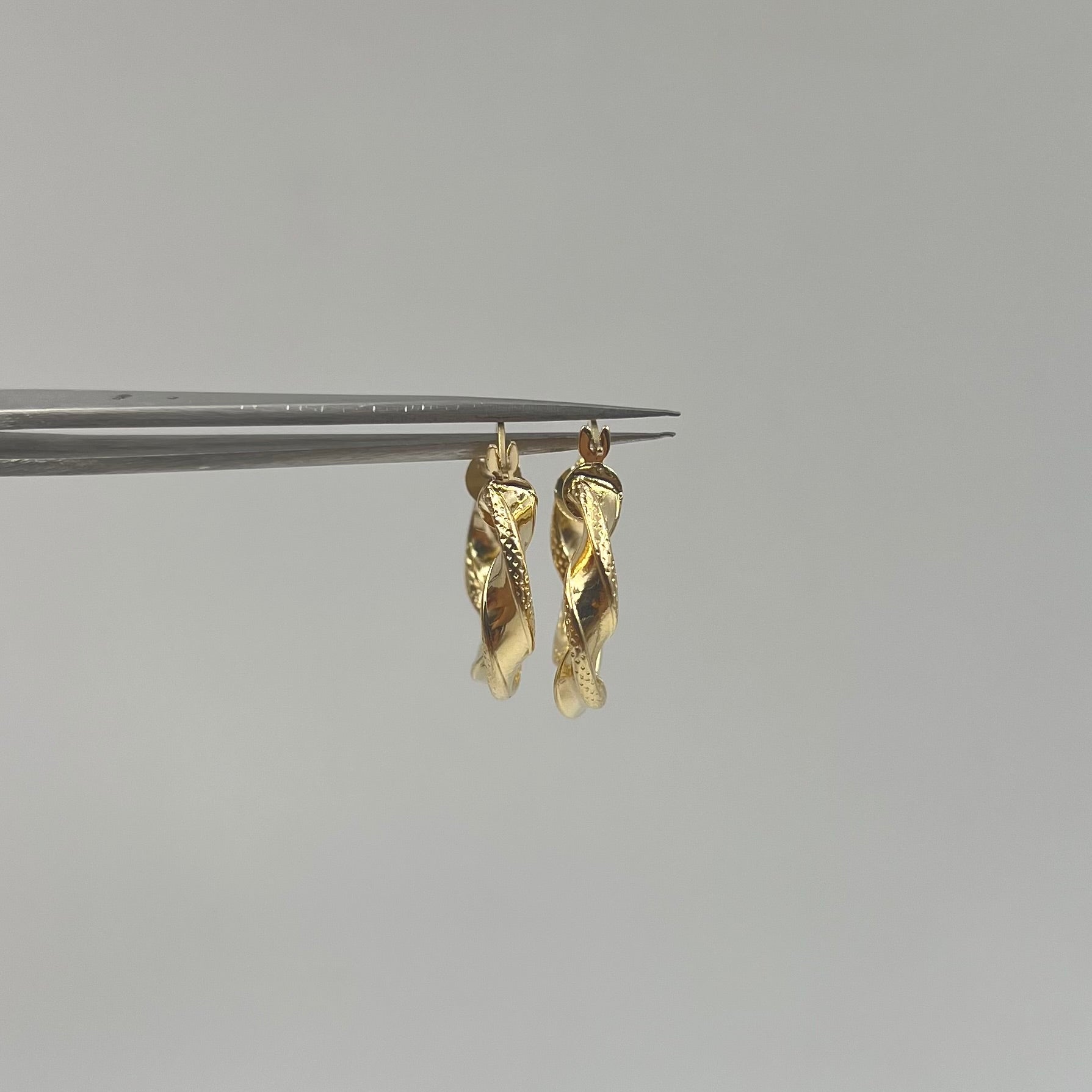 CANDONGA ENTORCHADA ORO AMARILLO 18K 2,56 GR / 1,9 CM
