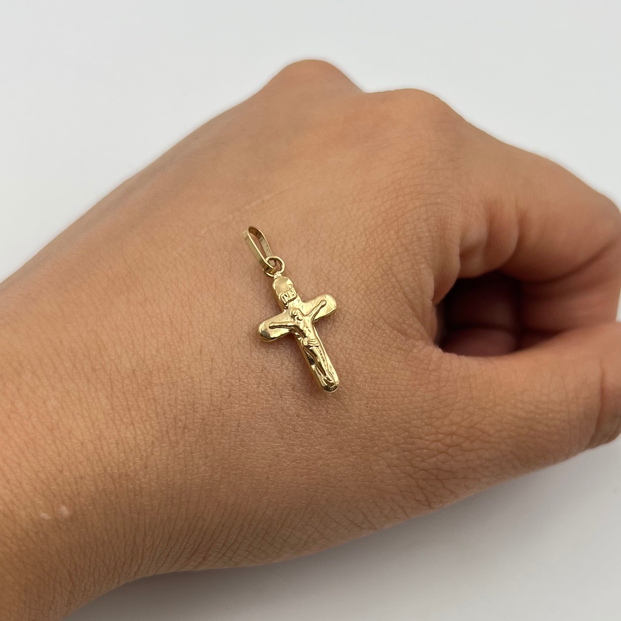 DIJE CRUZ ORO AMARILLO 18K 0,51 GR / 2 MM / 1,9 CM
