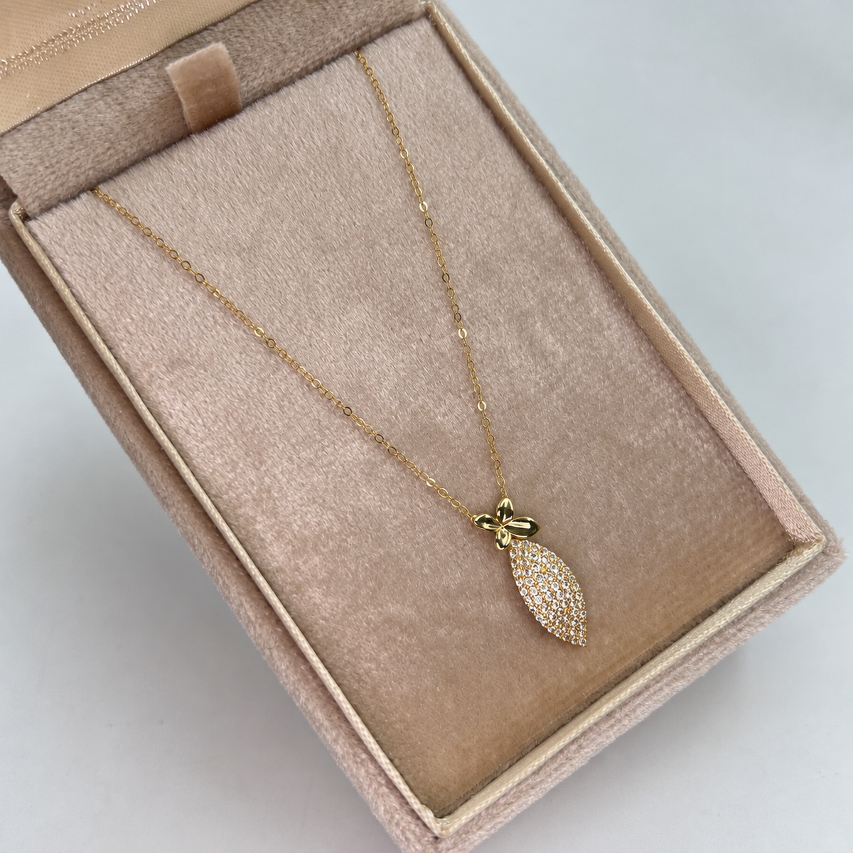 CADENA ITALY ARO SEGUIDO ESPECIAL PETALO CIRCONES BLANCOS ORO AMARILLO 18K +3 / 0,98 GR / 0,9 MM / 45 CM