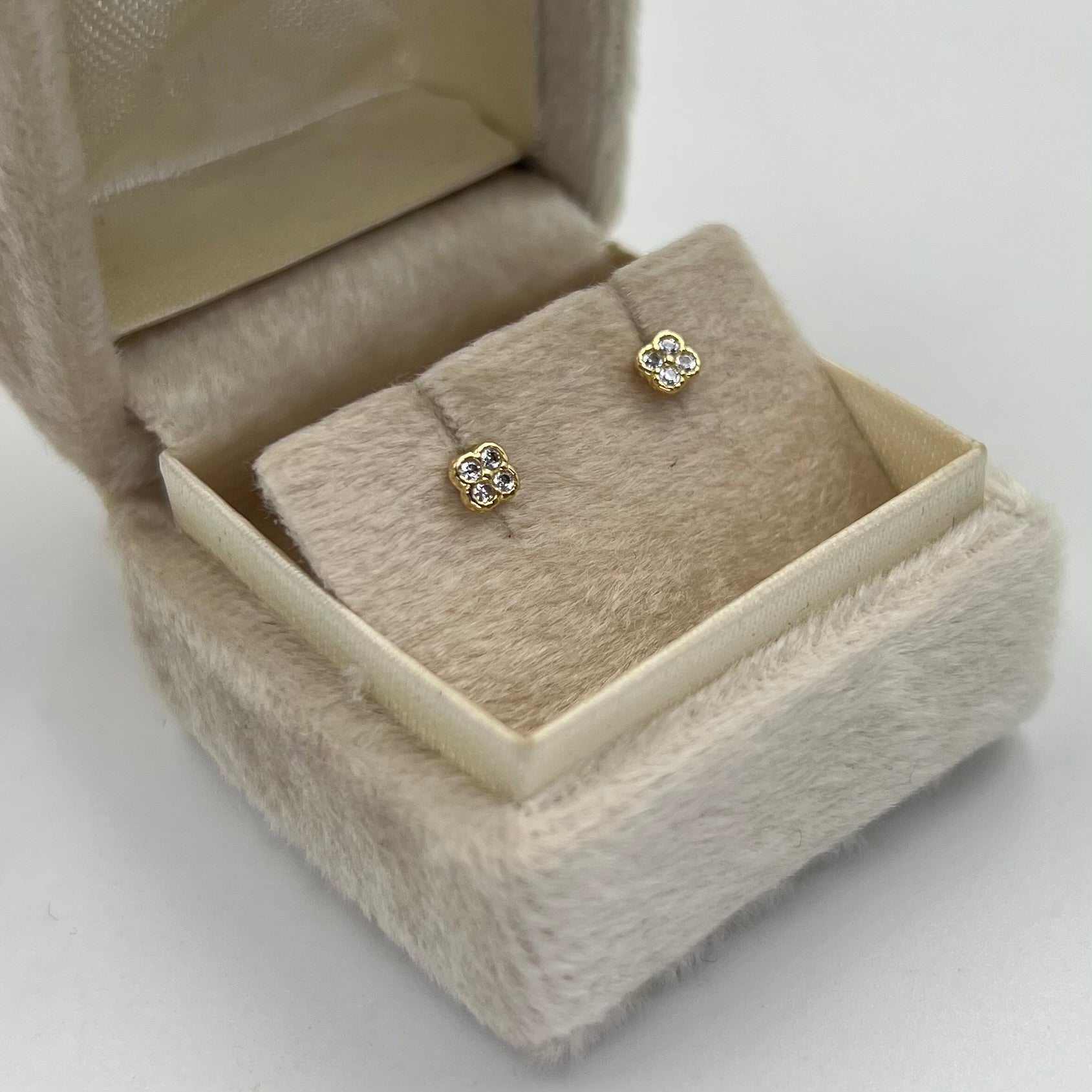 TOPOS TREBOL MINI CIRCON BLANCO  ORO AMARILLO 18K 0,69 GR / 3 MM