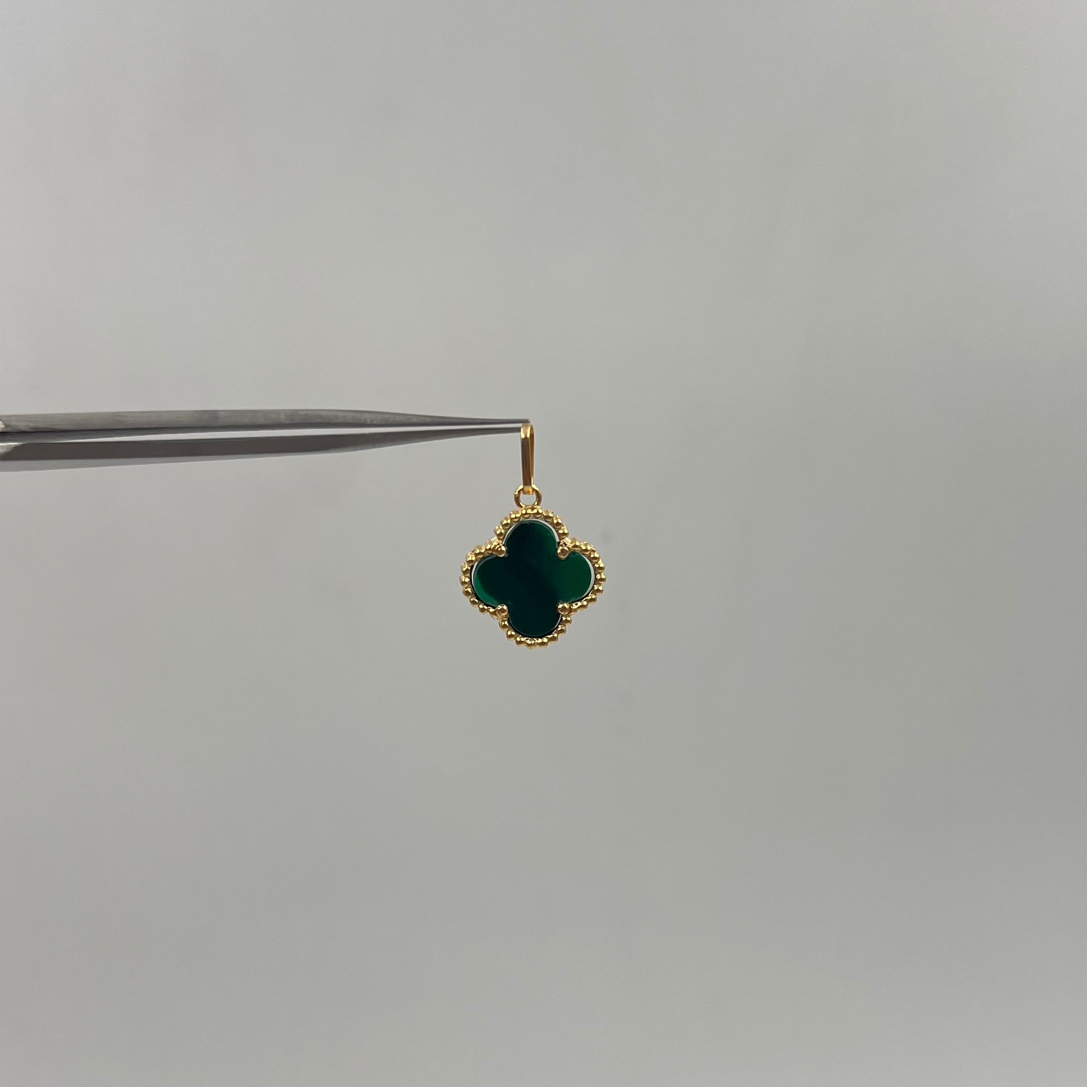 DIJE TREBOL VERDE ORO AMARILLO 18K 1,84 GR / 14 MM / 1,6 CM