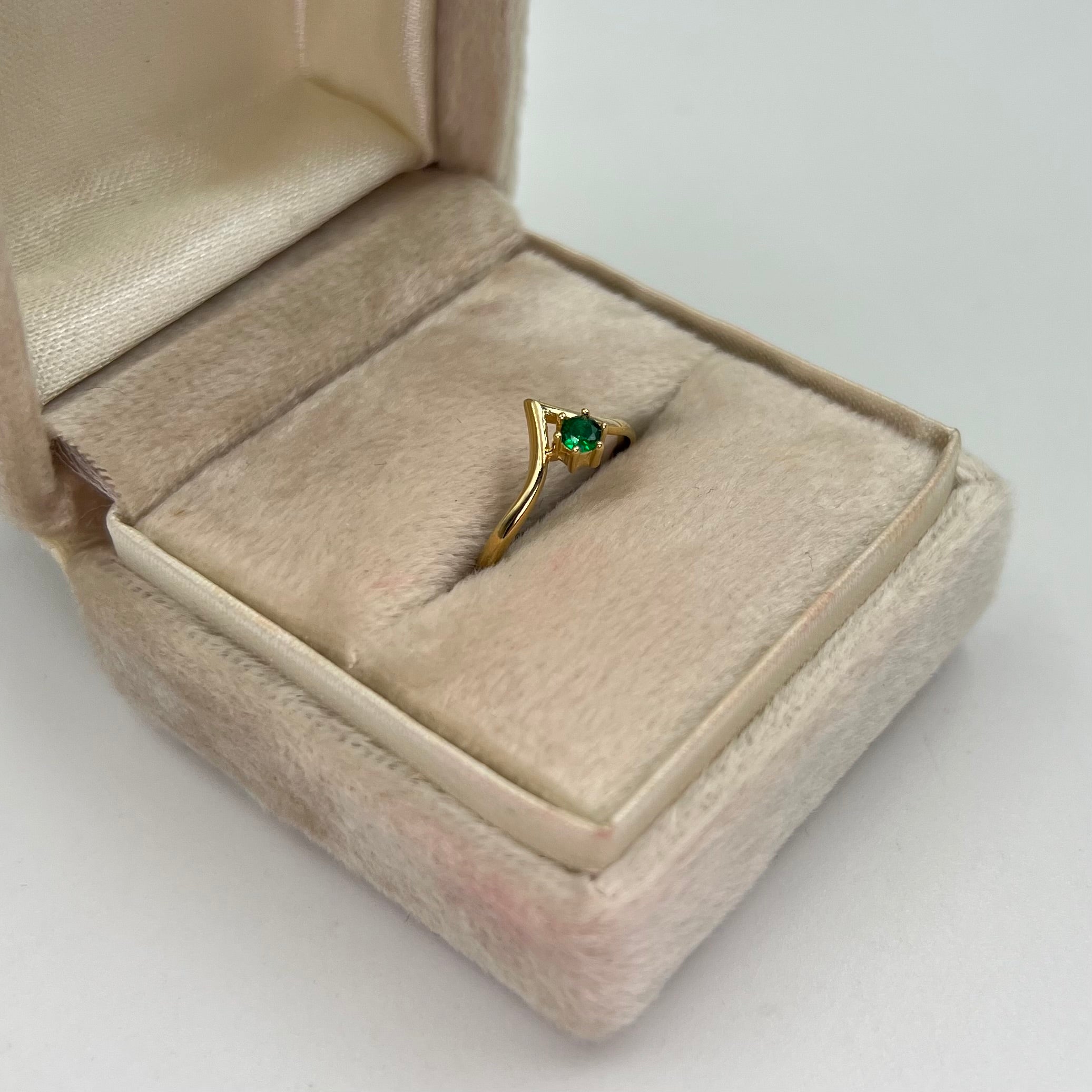 ANILLO SOLITARIO CIRCON VERDE ORO AMARILLO 18K / TALLA 5 / 1,14 GR / 1,9 MM
