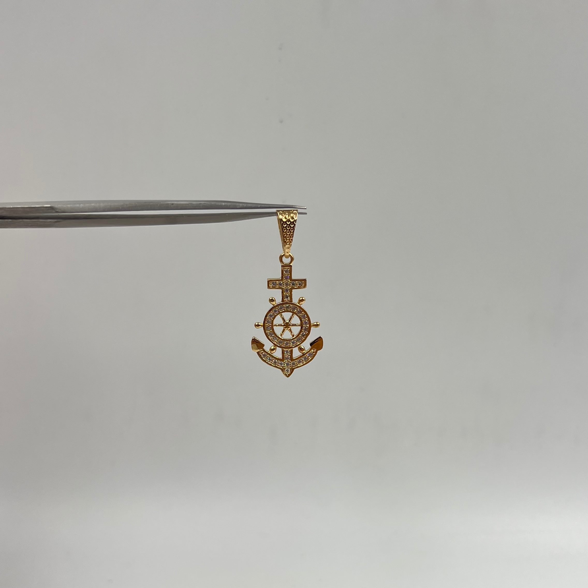 DIJE ANCLA CON CIRCONES  ORO AMARILLO 18K 3,16 GR / 16 MM / 2,8 CM