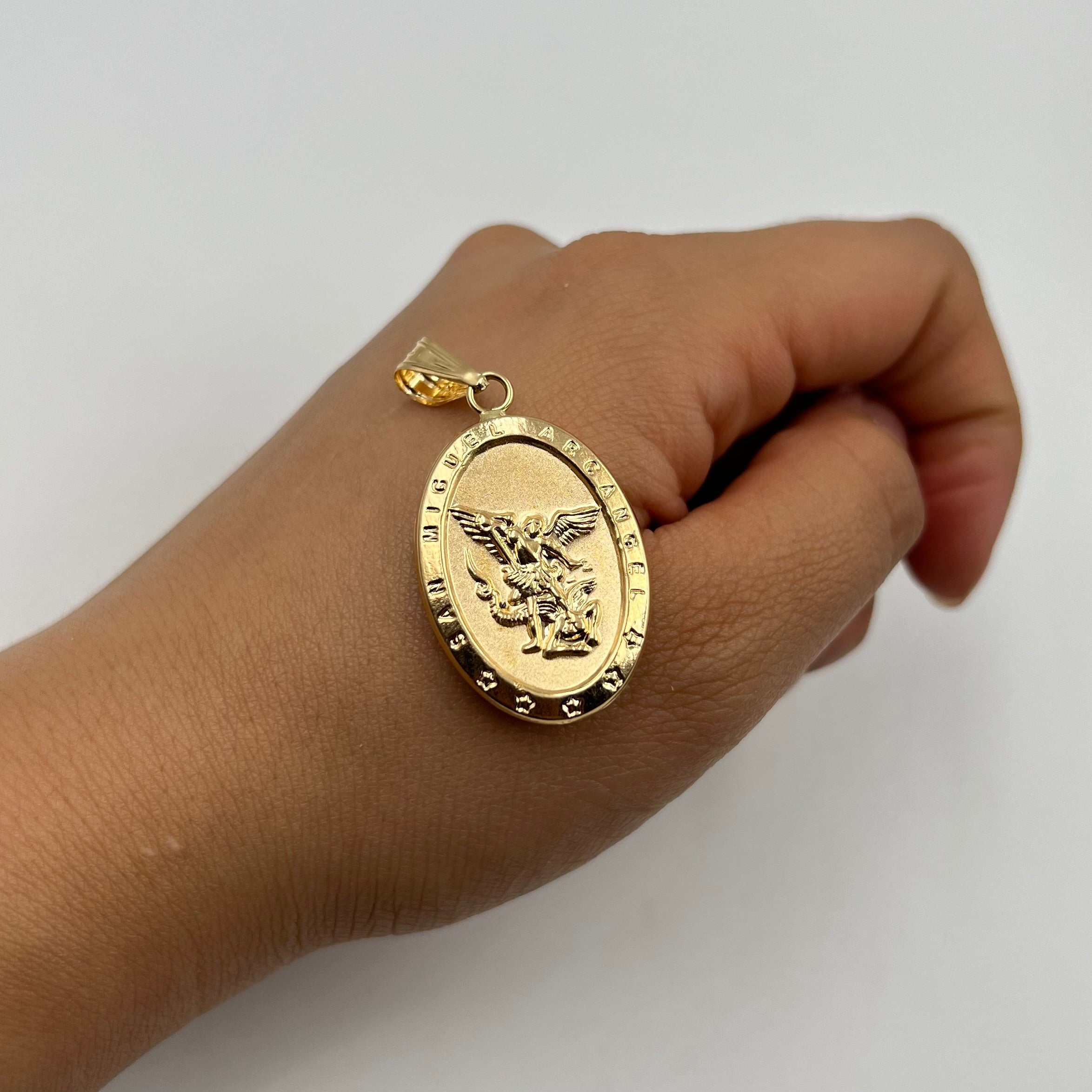 DIJE SAN MIGUEL ARCANGEL ORO AMARILLO 18K 3,65 GR / 21 MM / 3,3 CM
