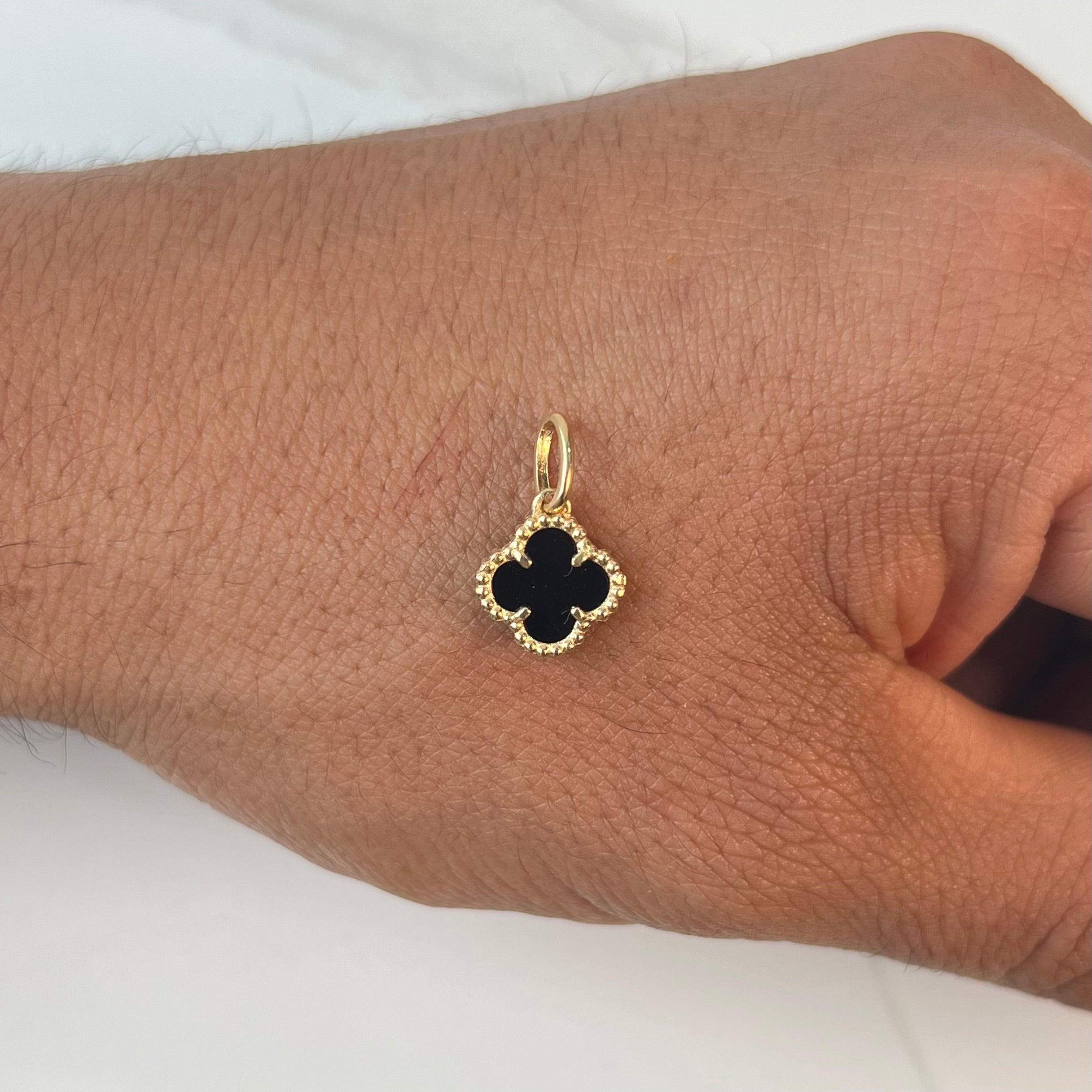 DIJE TREBOL NEGRO  ORO AMARILLO 18K 1,35 GR / 10 MM / 1,2 CM