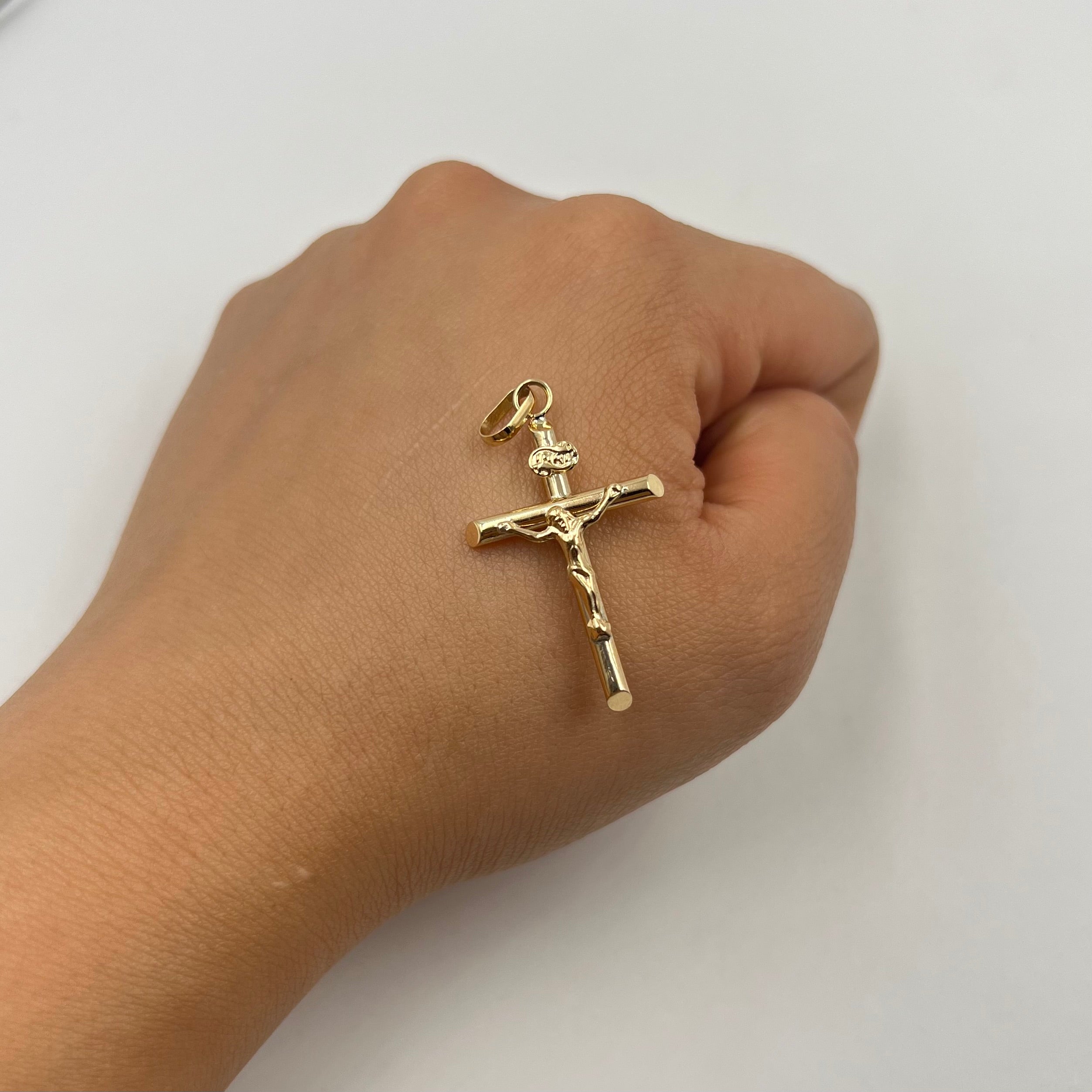 DIJE CRISTO  ORO AMARILLO 18K 1,2 GR / 2,5 MM / 3,4 CM