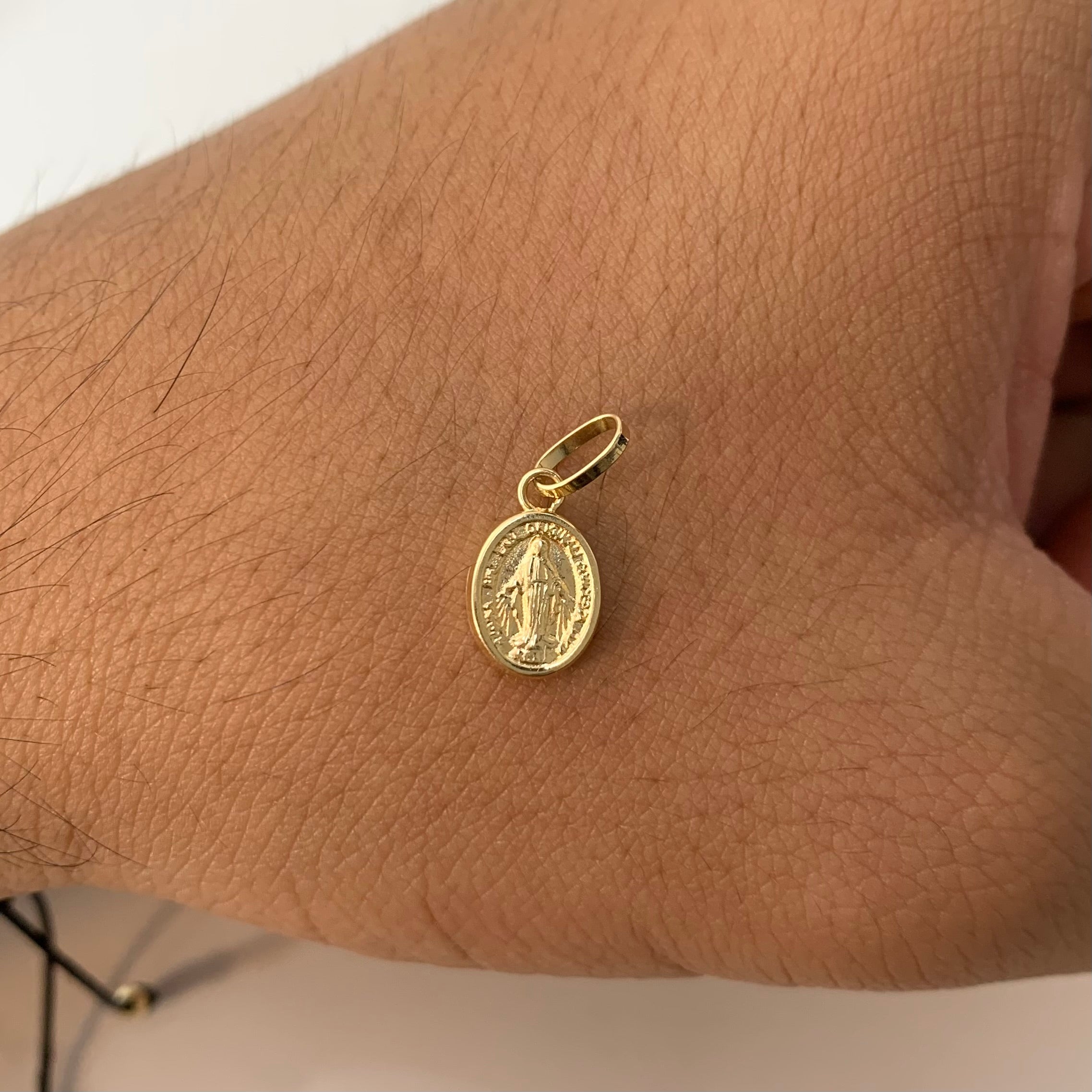 DIJE VIRGEN MILAGROSA ORO AMARILLO 18K 0,55 GR / 8 MM / 1,2 CM