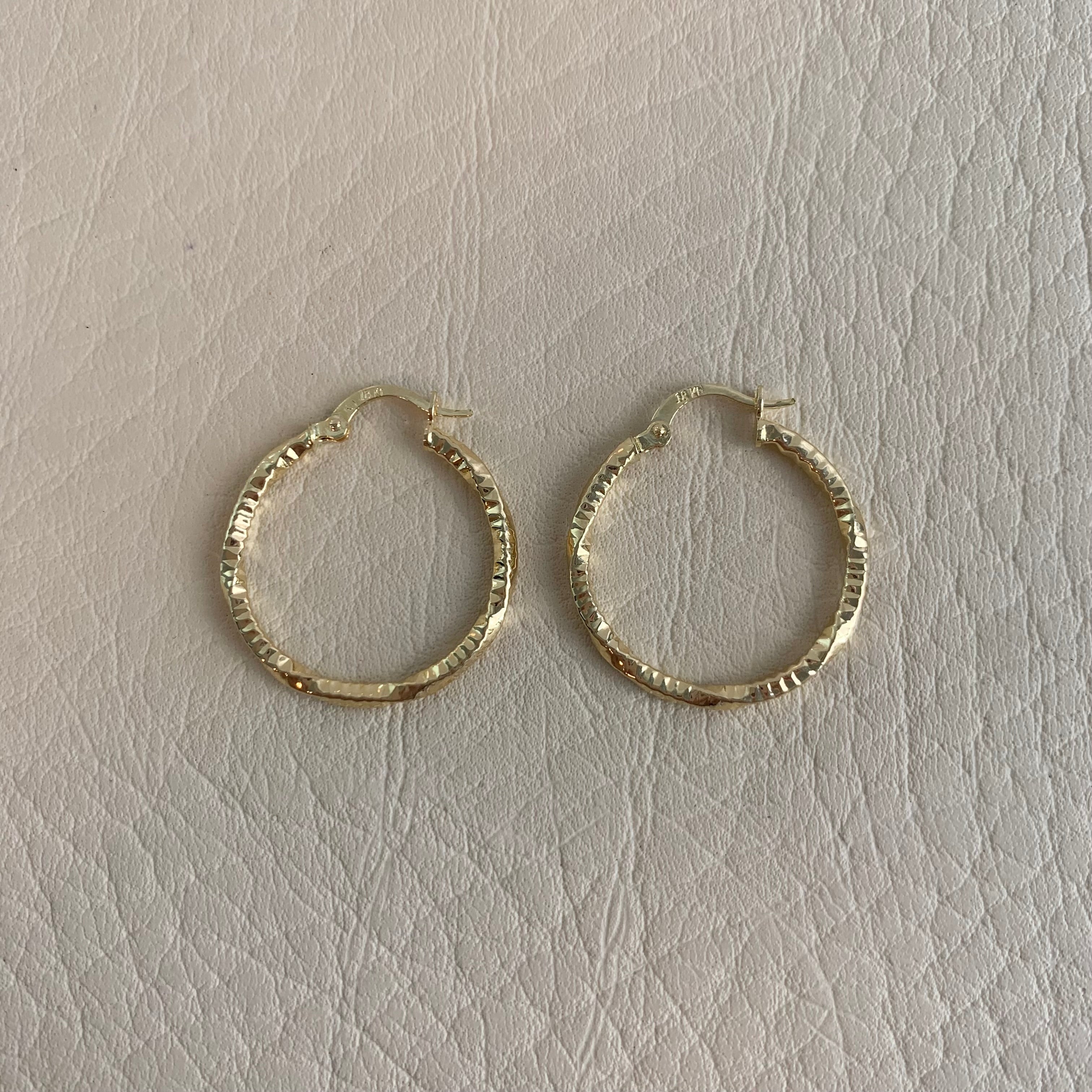 CANDONGA ENTORCHADA RAYADA ORO AMARILLO 18K 1,95 GR / 2,8 CM