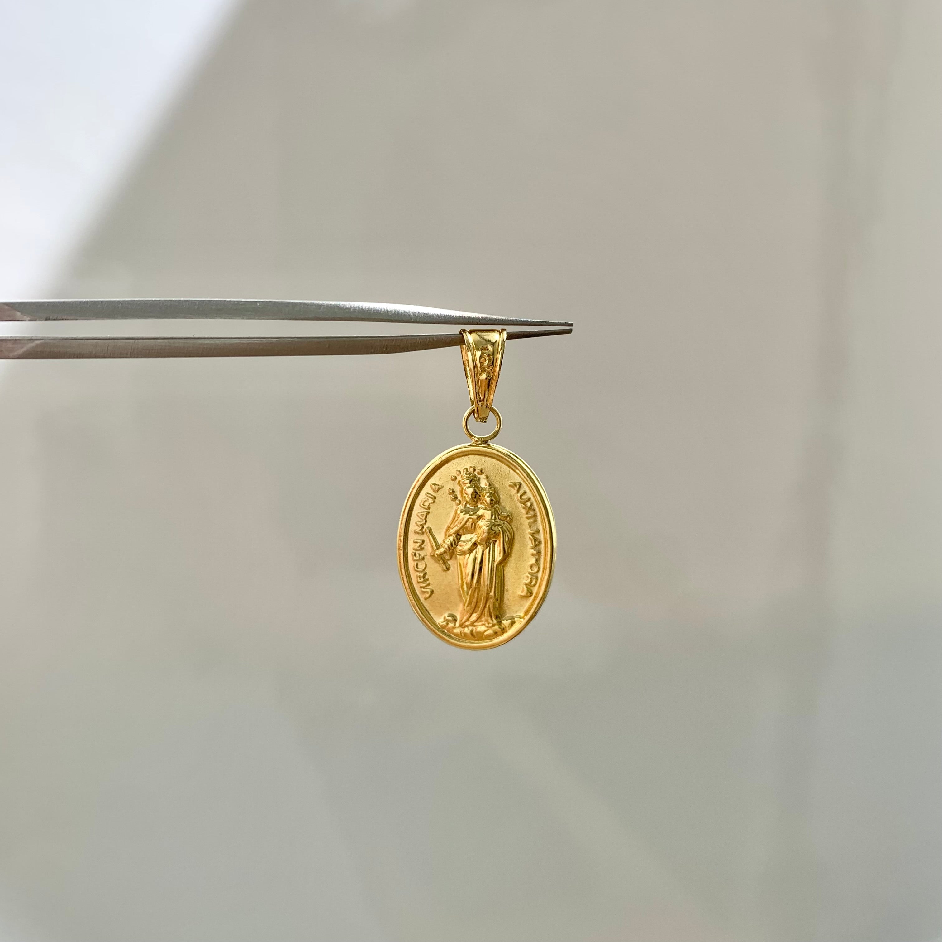 DIJE VIRGEN MARIA AUXILIADORA ORO AMARILLO 18K 1,75 GR / 2,4 CM