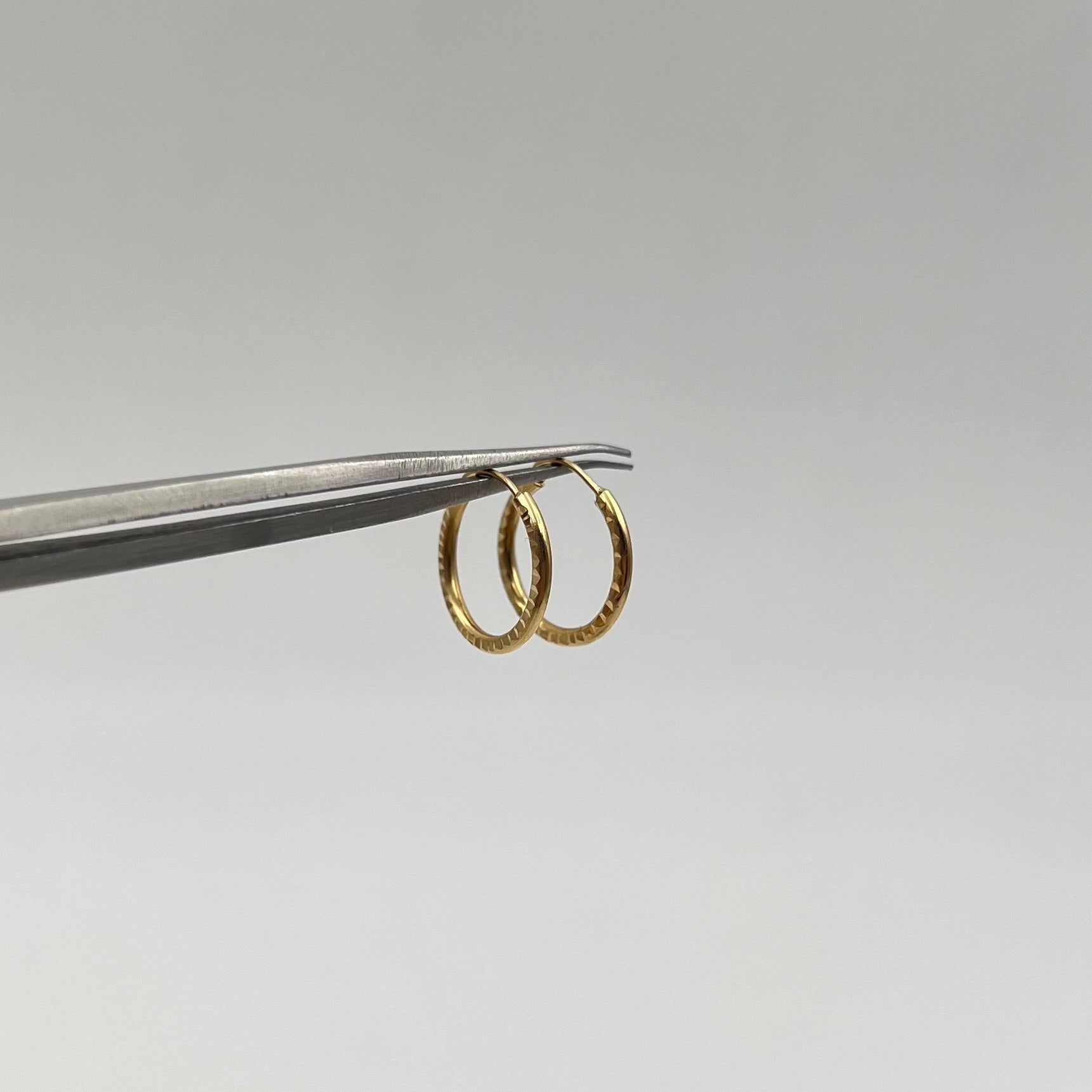CANDONGA DIAMANTADA ORO AMARILLO 18K 0,6 GR / 1,2 CM