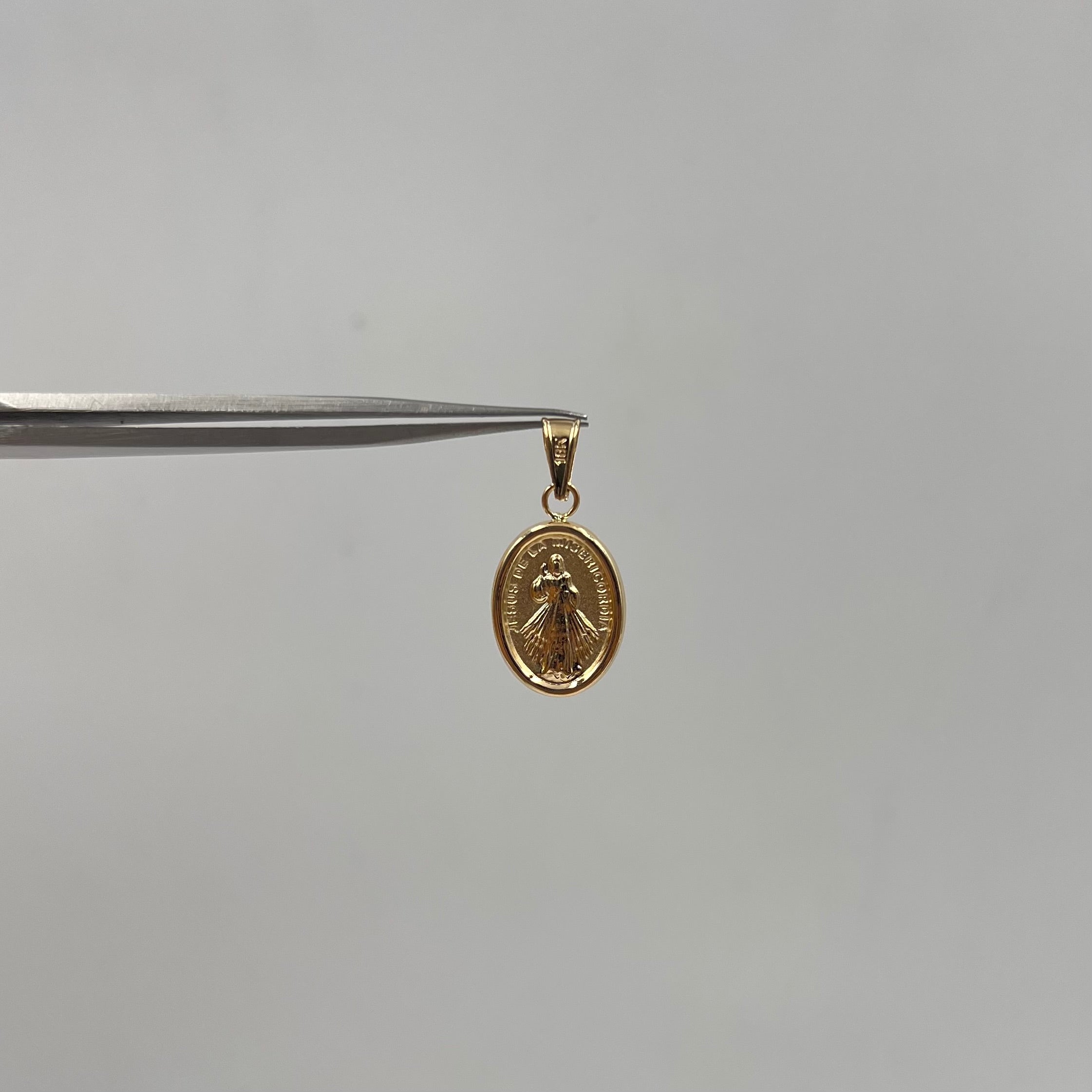 DIJE JESUS DE LA MISERICORDIA ORO AMARILLO 18K 0,98 GR / 12 MM / 1,95 CM