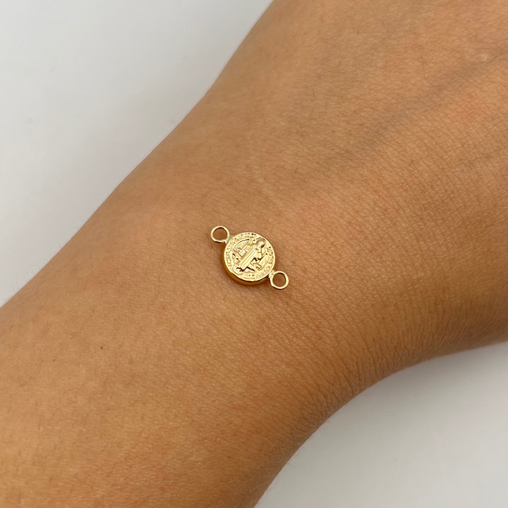 HERRAJE SAN BENITO  ORO AMARILLO 18K 0,31 GR / 1,4 CM