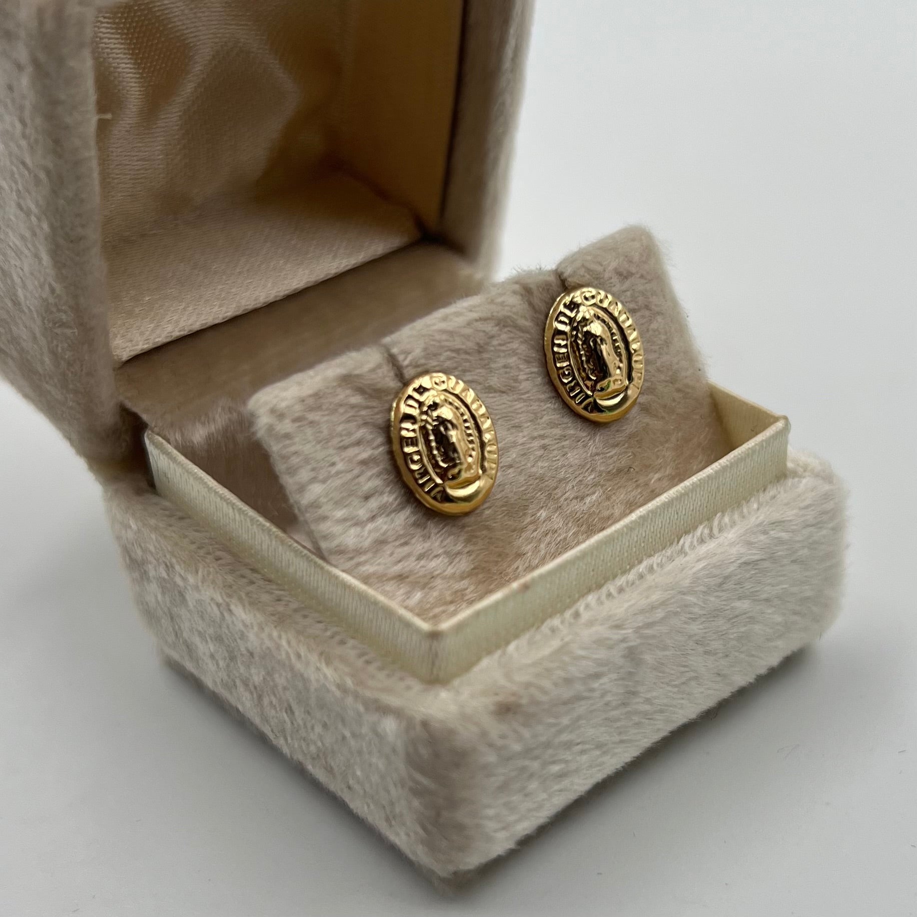 TOPOS VIRGEN  ORO AMARILLO 18K 1,03 GR / 10 MM