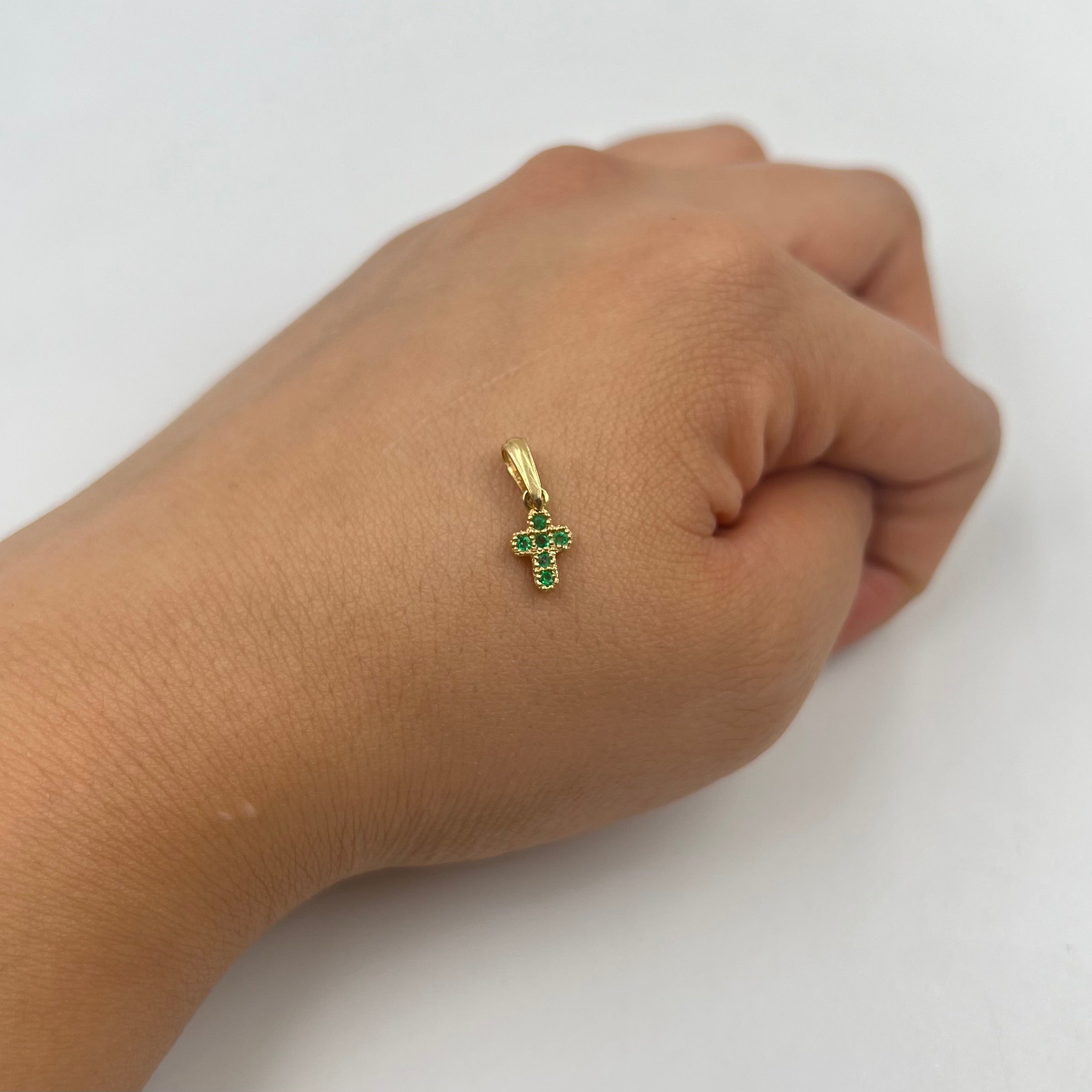 DIJE CRUZ ESMERALDA ORO AMARILLO 18K / 0,68 GR /  2 MM / 1 CM (JOYA)