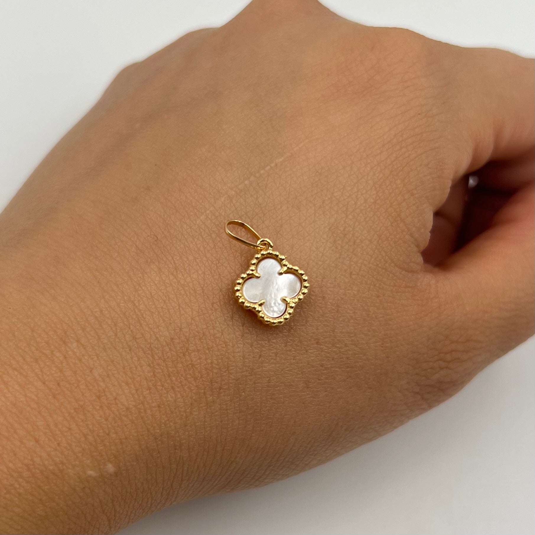 DIJE TREBOL BLANCO  ORO AMARILLO 18K 1,25 GR / 9 MM / 1,1 CM