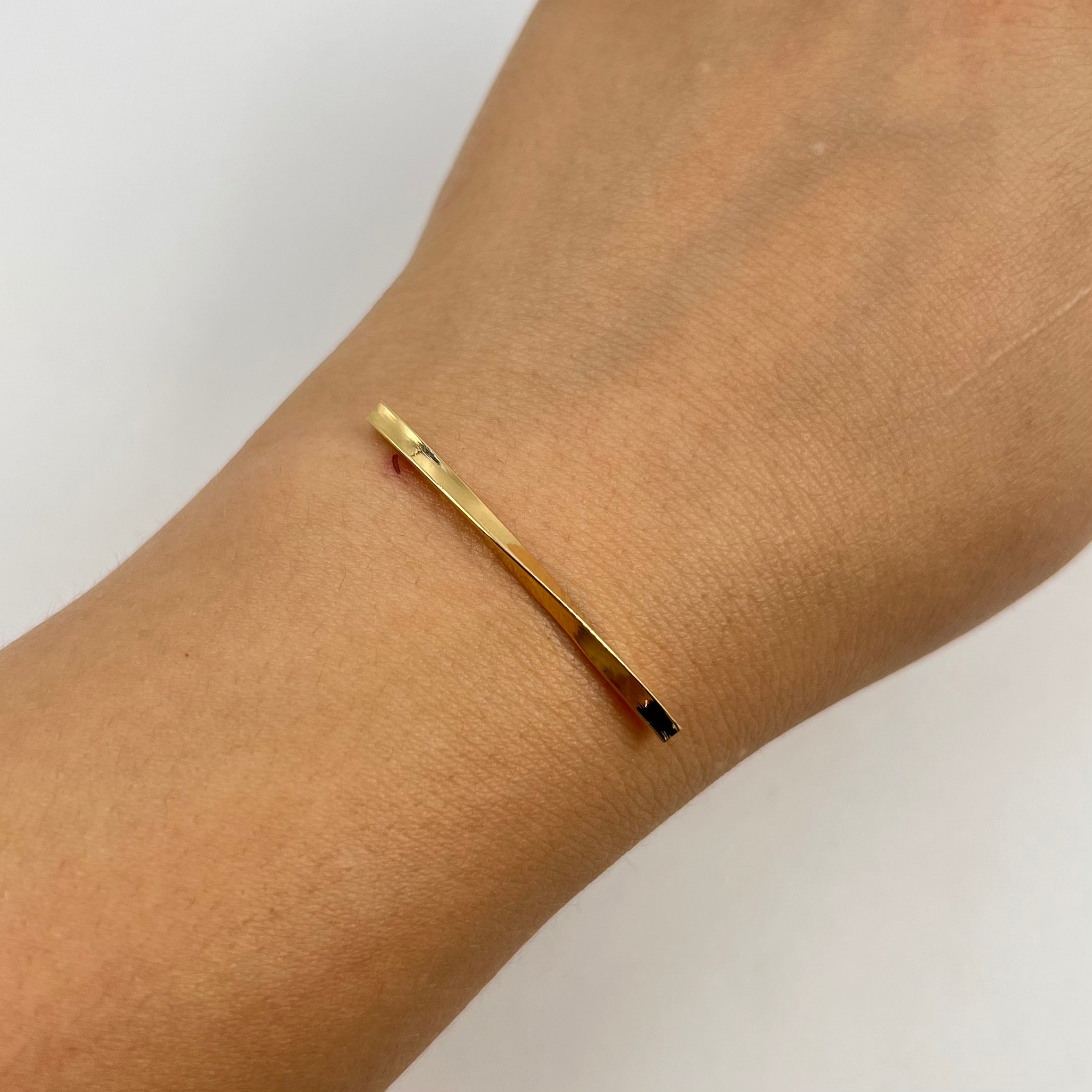 HERRAJE TUBO ENTORCHADO  ORO AMARILLO 18K 0,33 GR / 3,8 CM