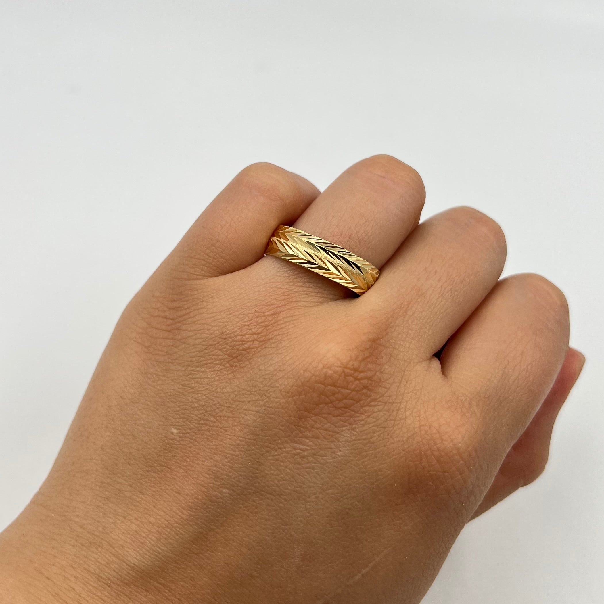 ANILLO ARGOLLA MATIZADA ESPIGA  ORO AMARILLO 18K / TALLA 11 / 1,85 GR / 6 MM