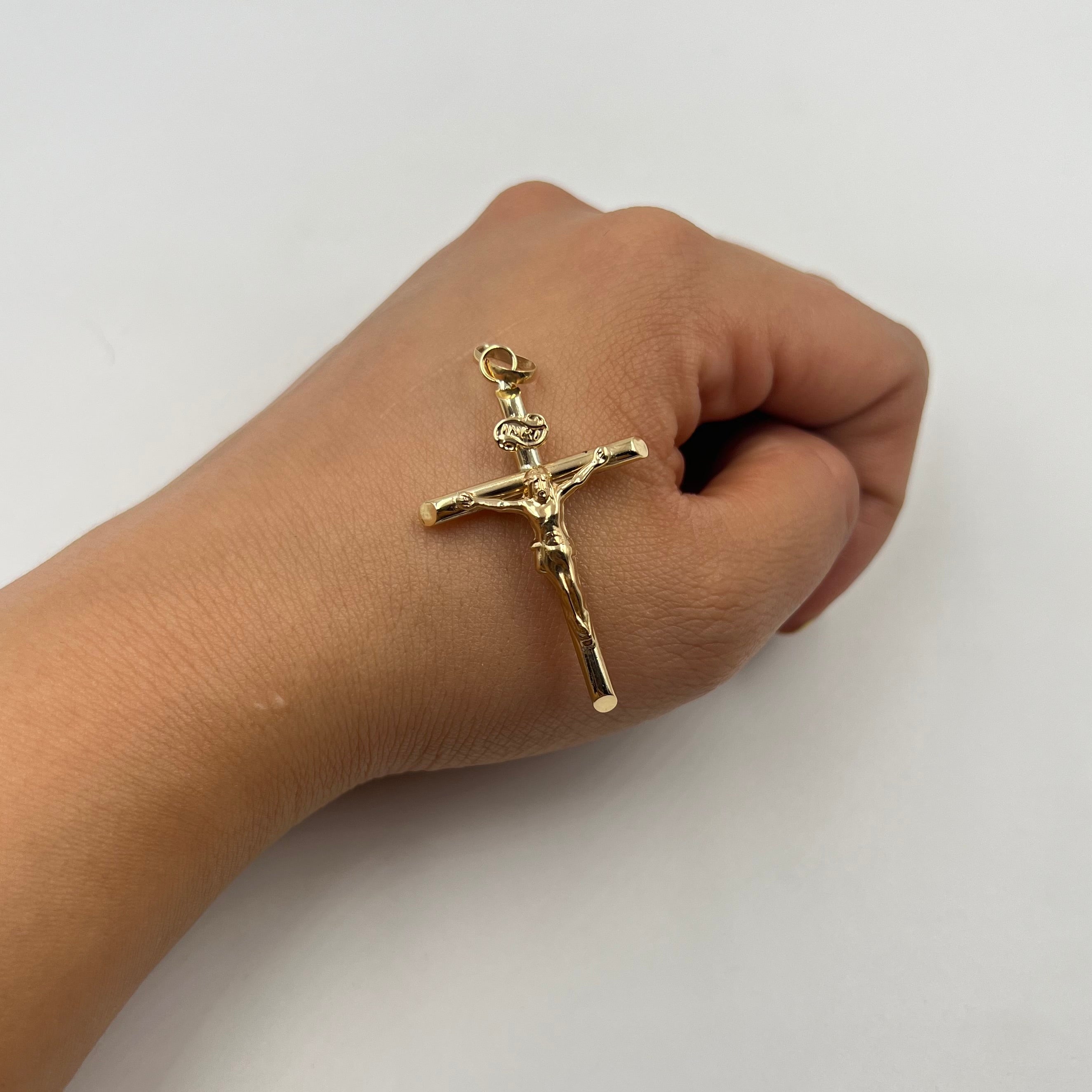 DIJE CRISTO  ORO AMARILLO 18K 1,93 GR / 3,2 MM / 4,3 CM