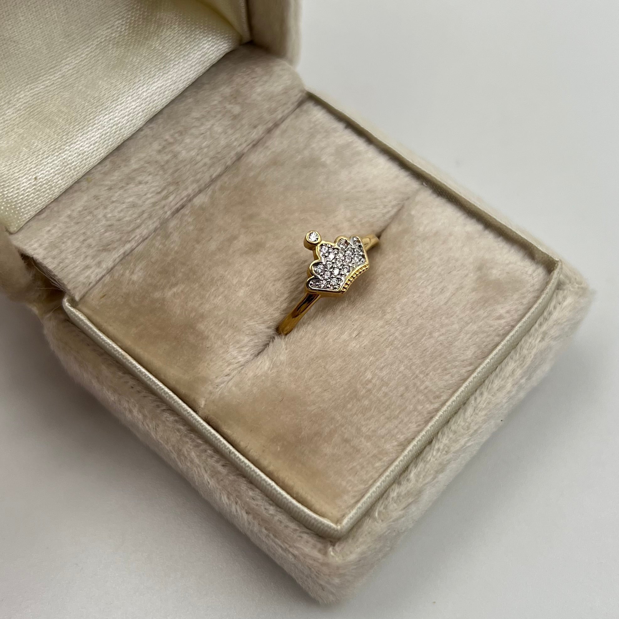 ANILLO CORONA CIRCONES BLANCOS  ORO AMARILLO 18K / TALLA 6/ 1/4 / 1,97 GR / 8 MM