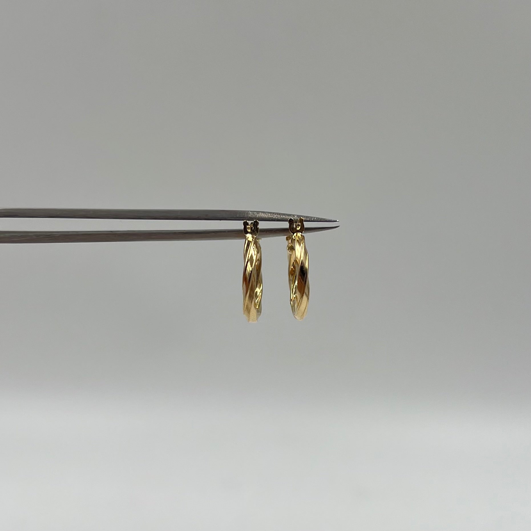 CANDONGA ENTORCHADA ORO AMARILLO 18K 1,04 GR / 1,5 CM