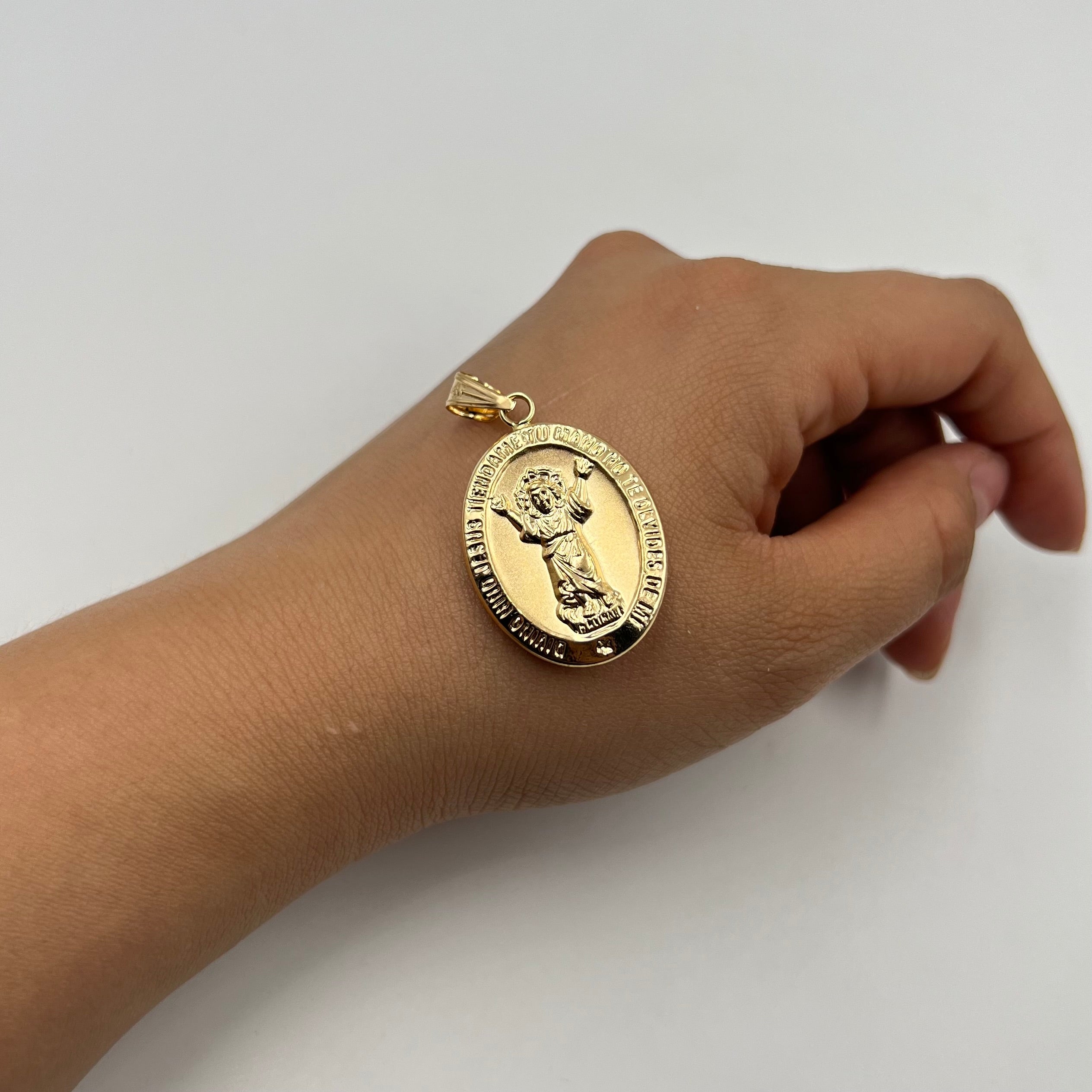 DIJE DIVINO NIÑO ORO AMARILLO 18K 3,91 GR / 23 MM / 3,4 CM
