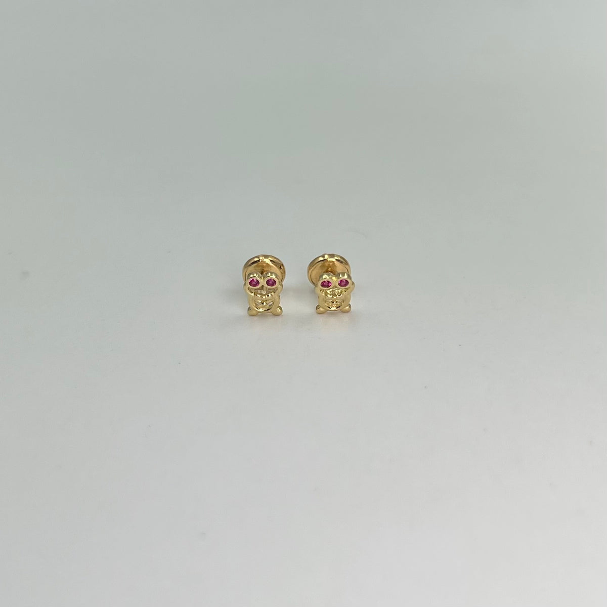 TOPOS RANA CIRCONES FUCSIA ORO AMARILLO 18K 0,82 GR / 4 MM