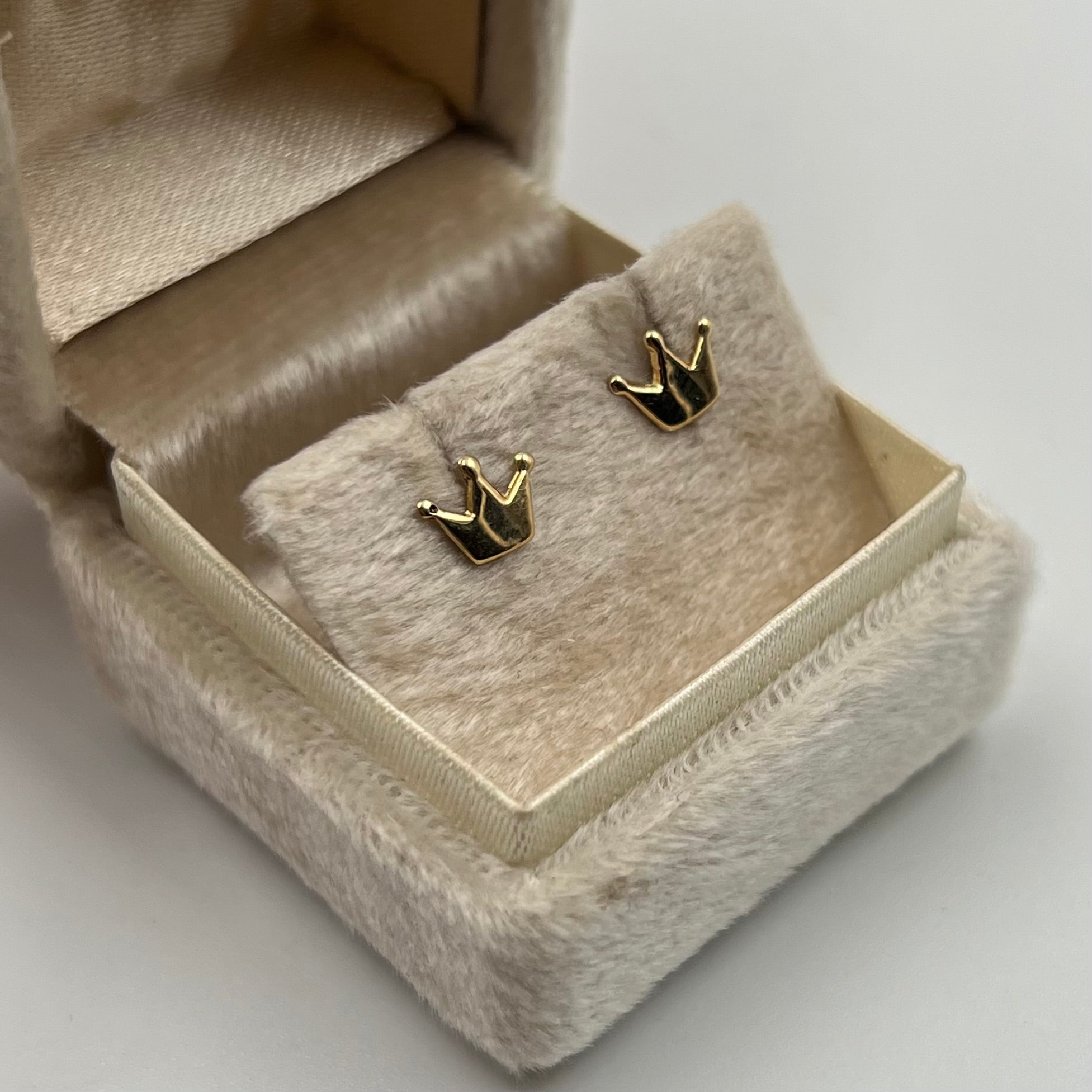 TOPOS CORONA  ORO AMARILLO 18K 0,67 GR / 5 MM