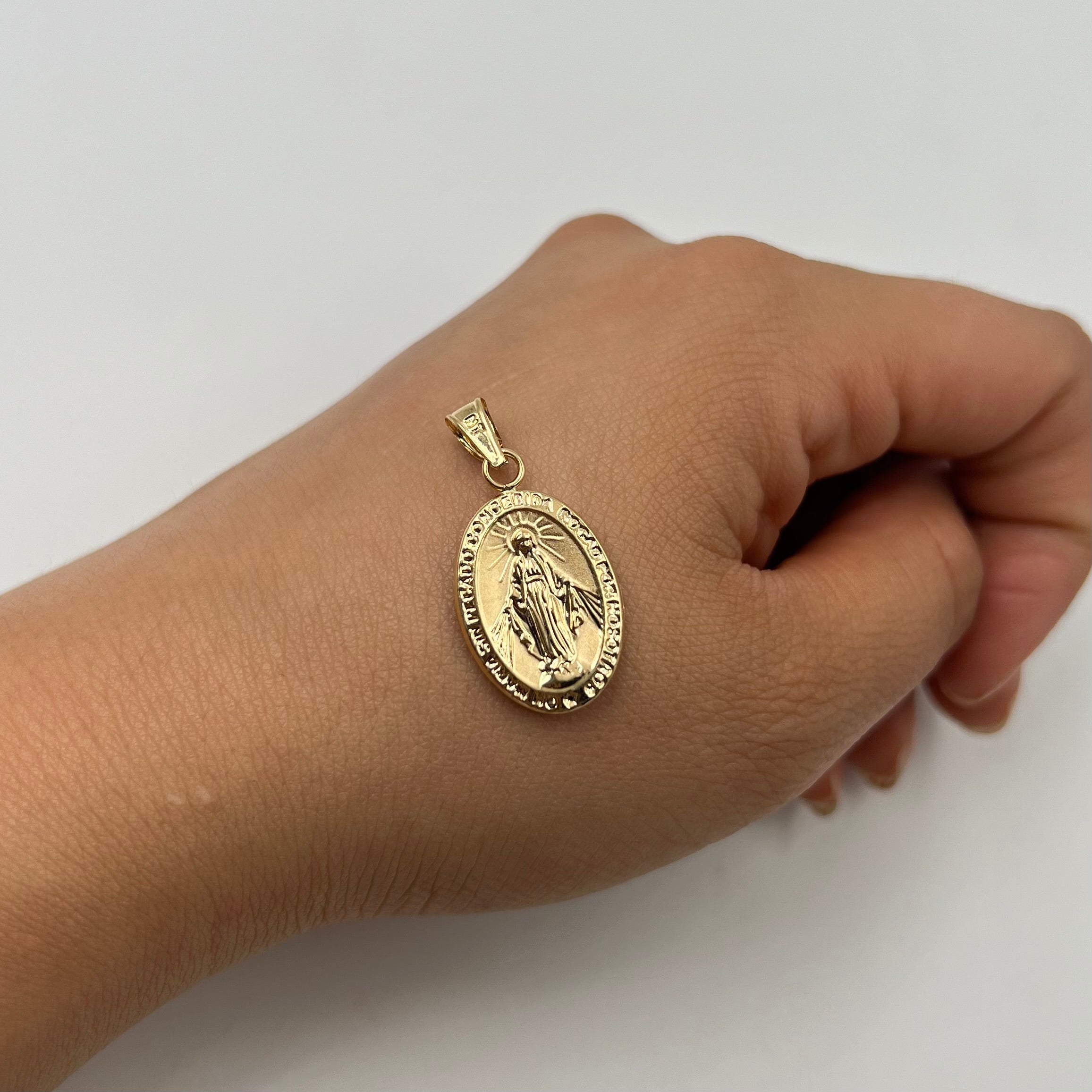 DIJE MILAGROSA ORO AMARILLO 18K 1,58 GR / 15 MM / 2,4 CM