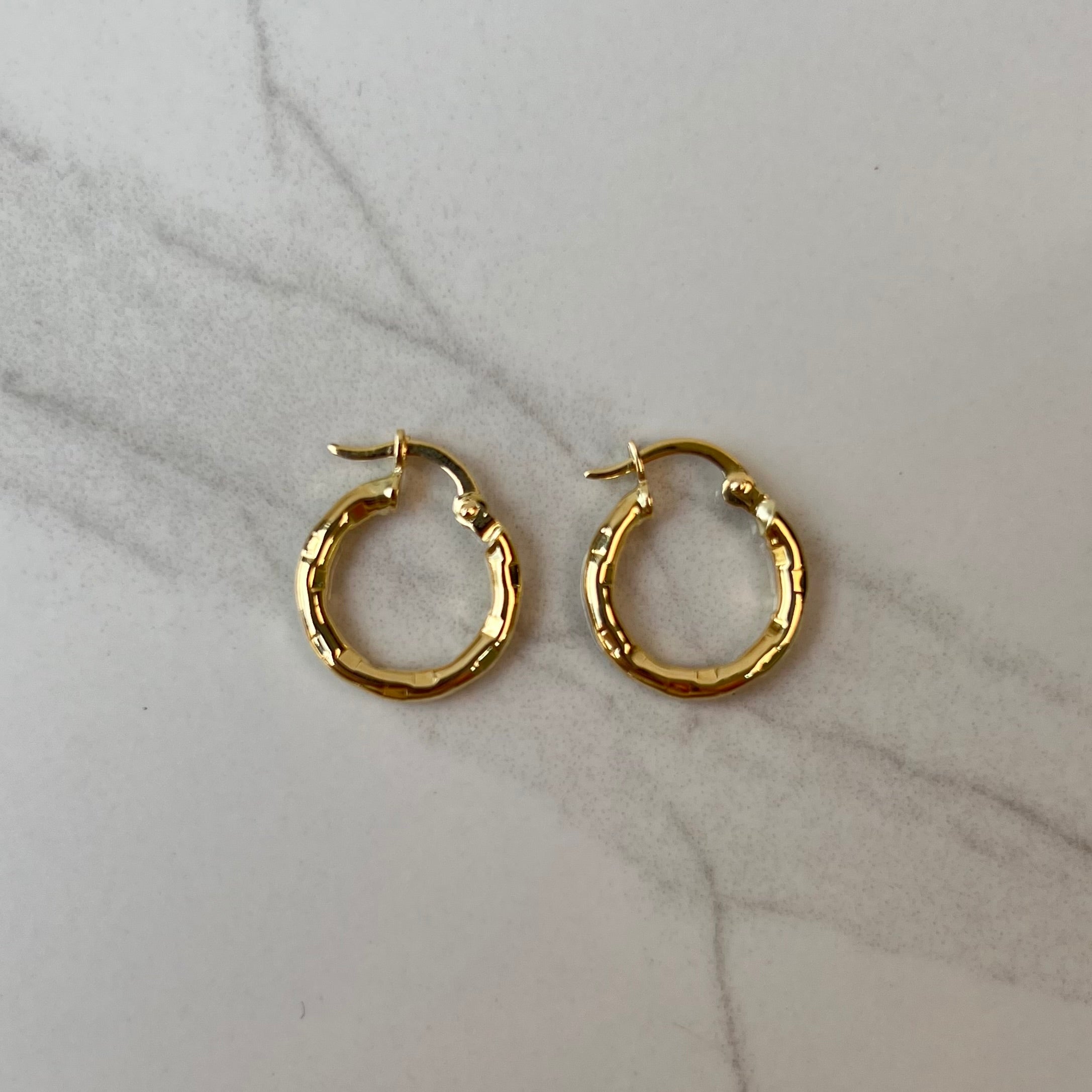 CANDONGA CUADROS ORO AMARILLO 18K 1,14 GR / 1,4 CM