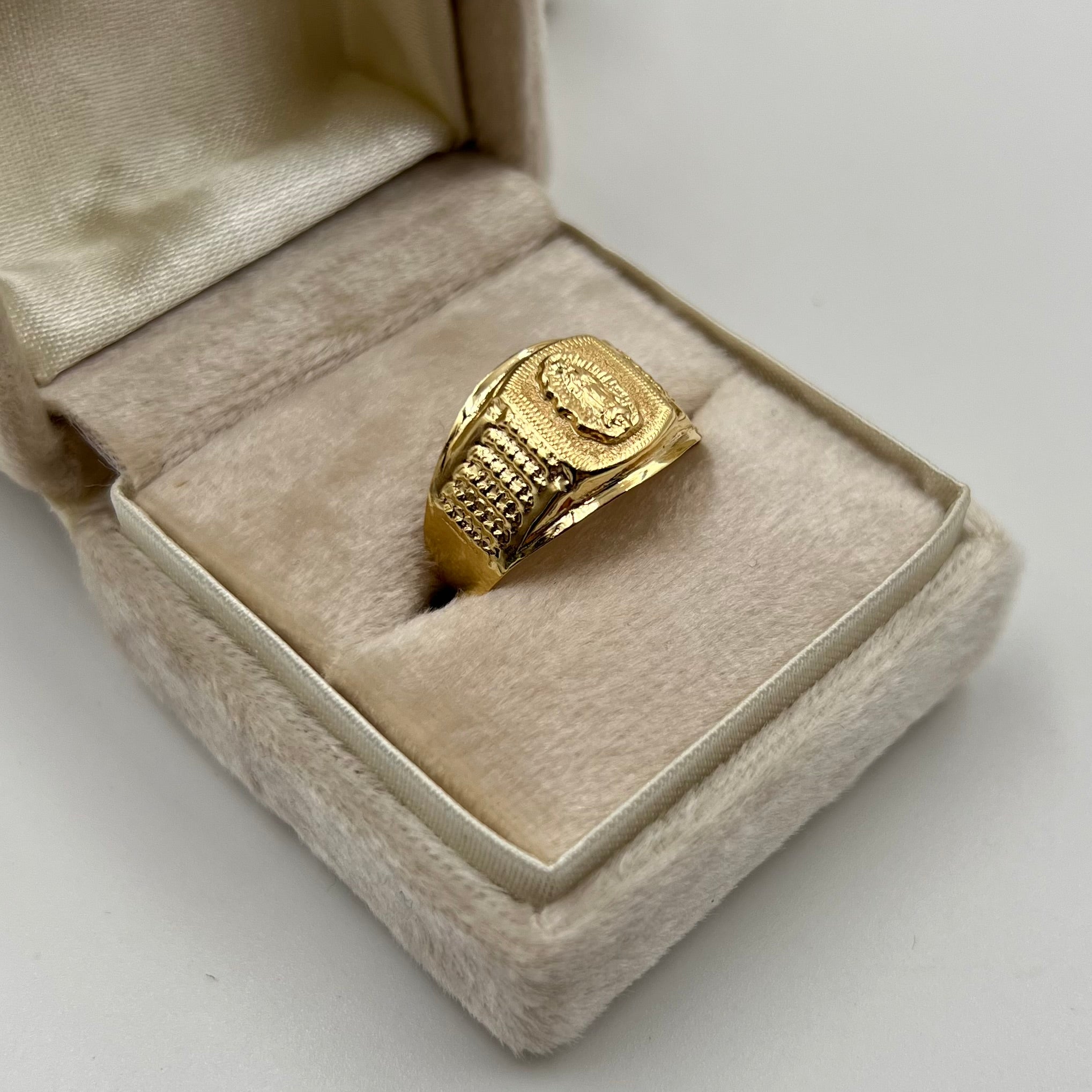 ANILLO VIRGEN DE GUADALUPE ORO AMARILLO 18K / TALLA 11 / 3 GR / 13 MM