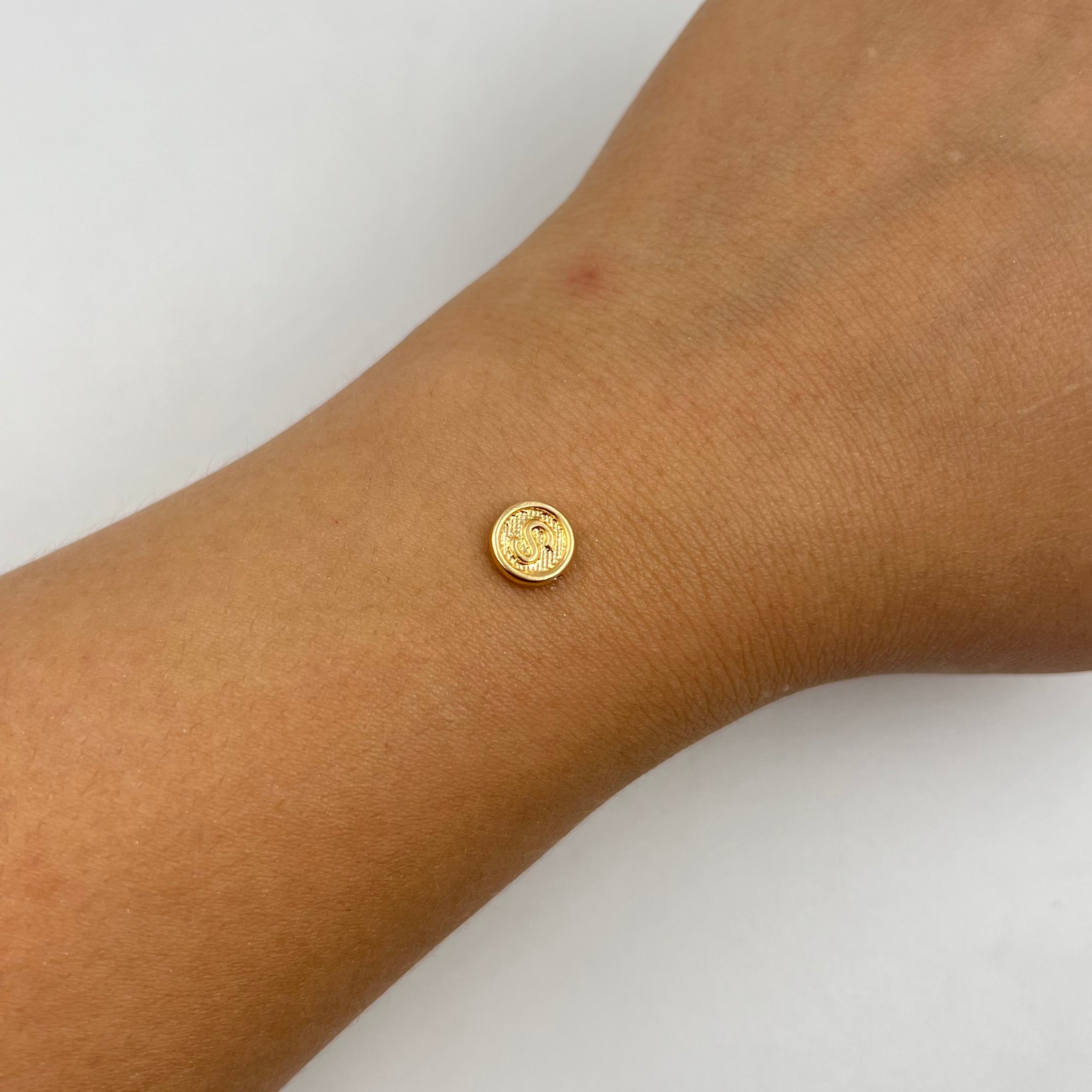 HERRAJE LETRA S TAMBOR ORO AMARILLO 18K 0,27 GR / 0,8 CM