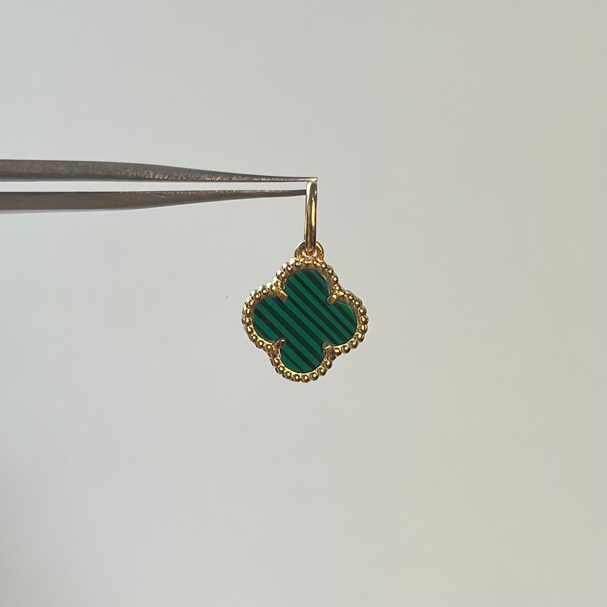 DIJE TREBOL VERDE ORO AMARILLO 18K 1,7 GR / 12 MM / 1,4 CM
