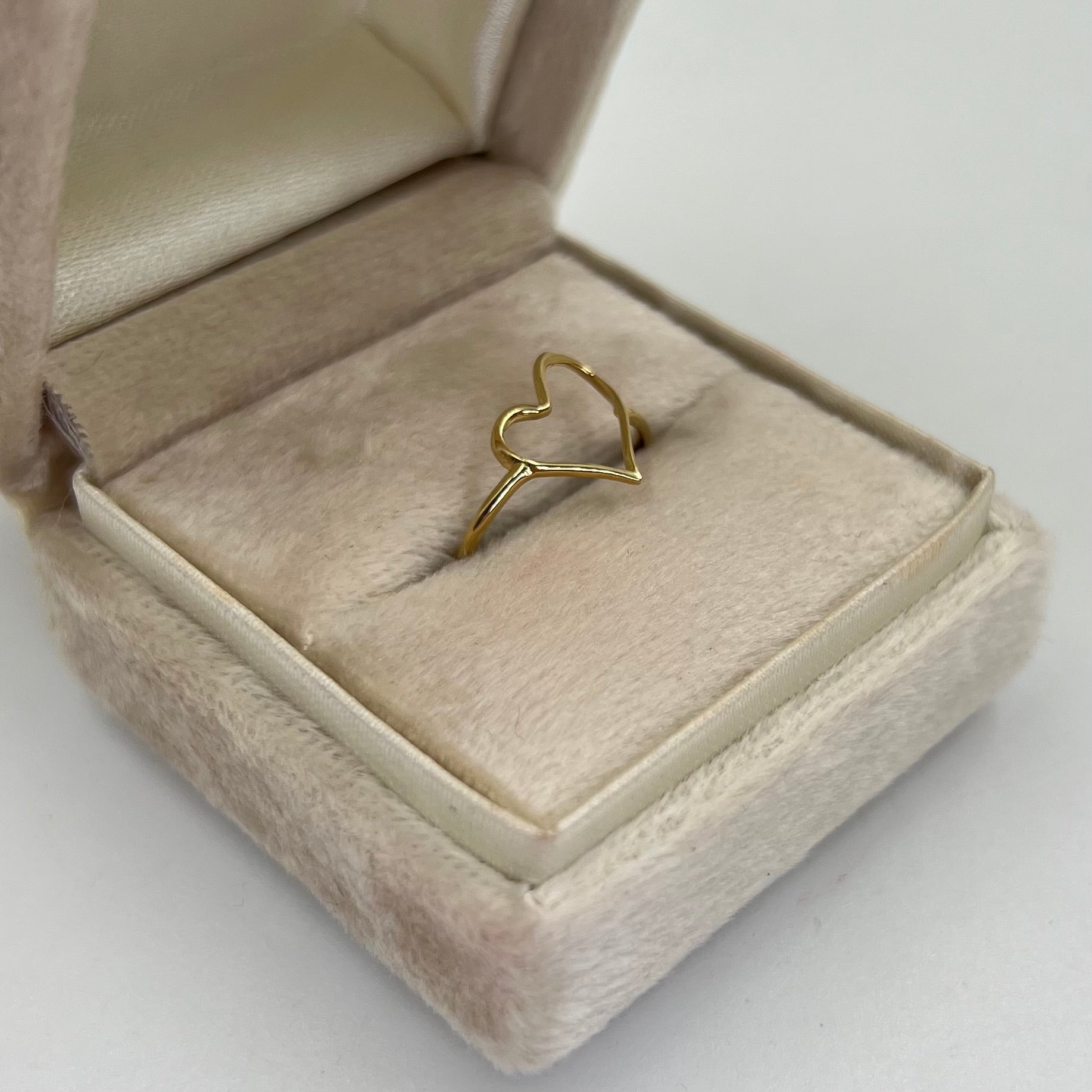 ANILLO CORAZON ORO AMARILLO 18K / TALLA 6 / 0,90 GR / 1,1 MM