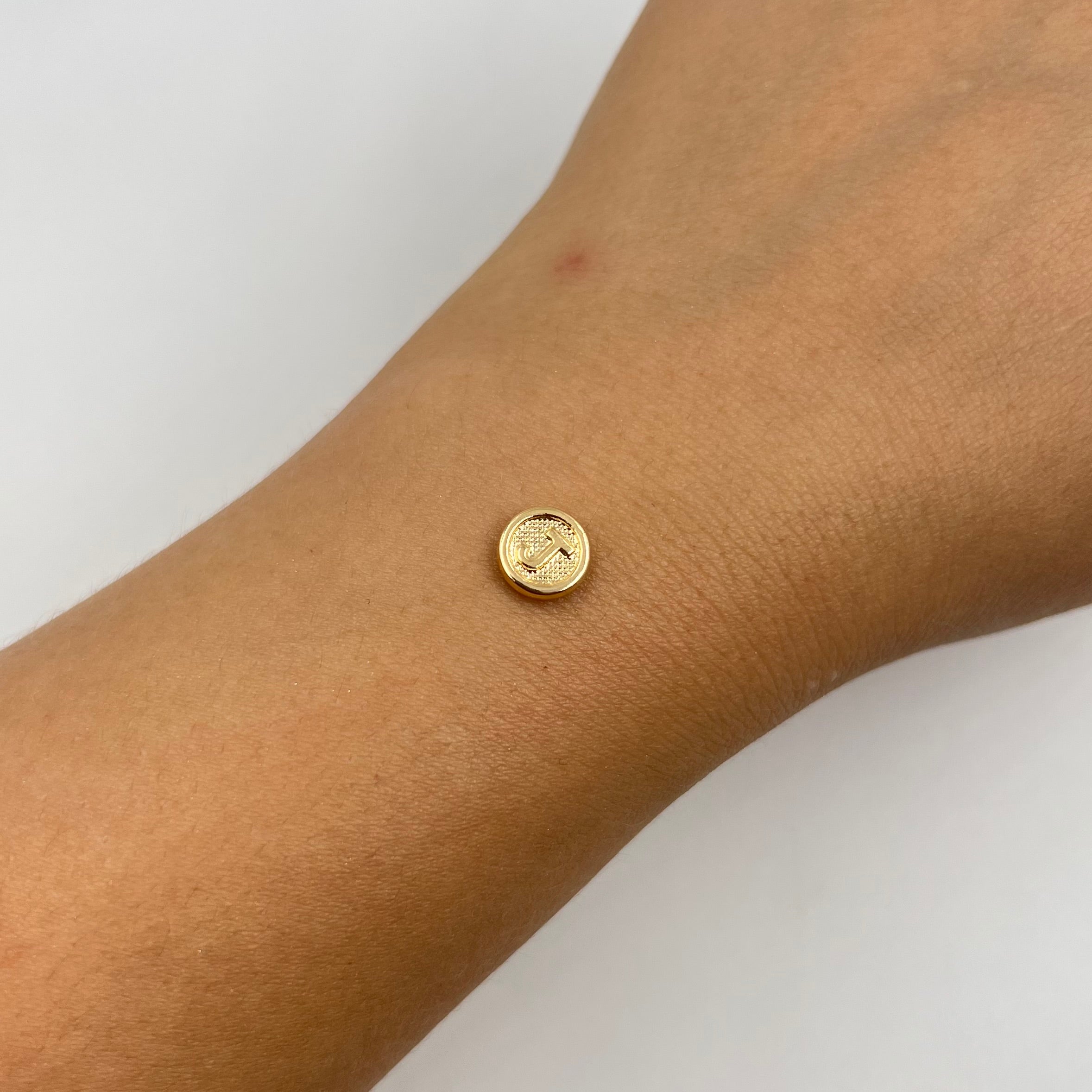 HERRAJE LETRA J TAMBOR ORO AMARILLO 18K 0,33 GR / 0,8 CM