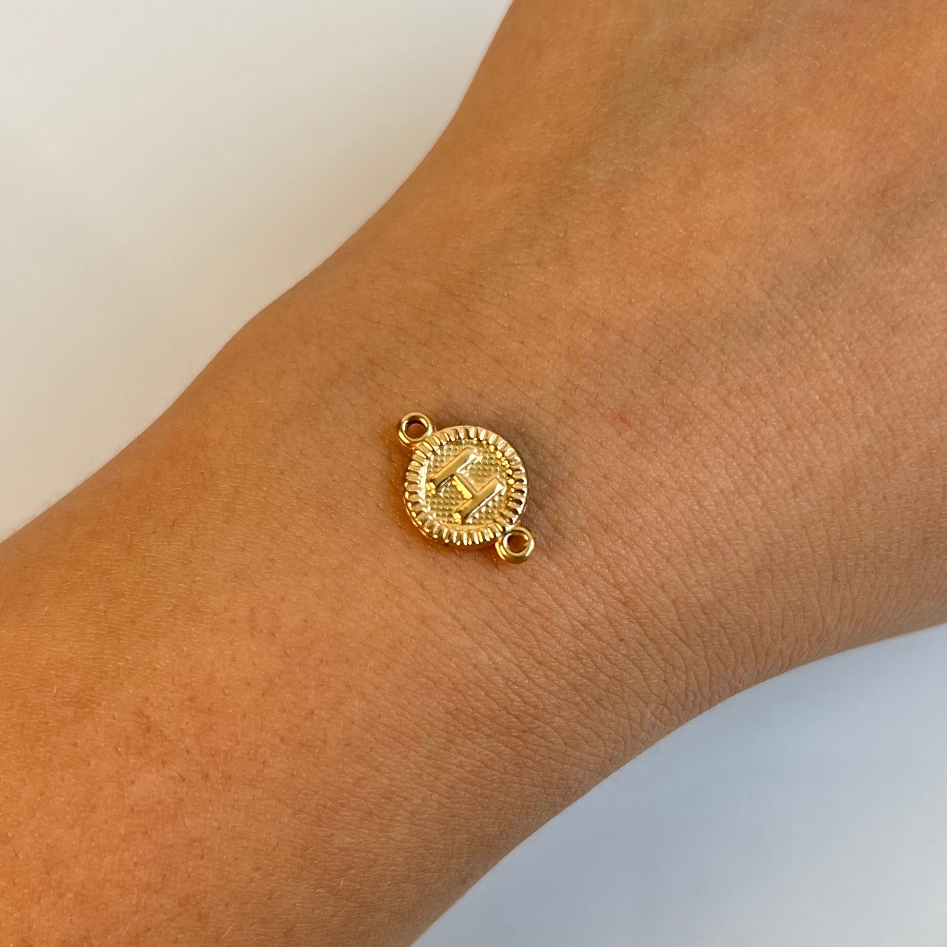 HERRAJE LETRA H ORO AMARILLO 18K 0,53 GR / 1,6 CM