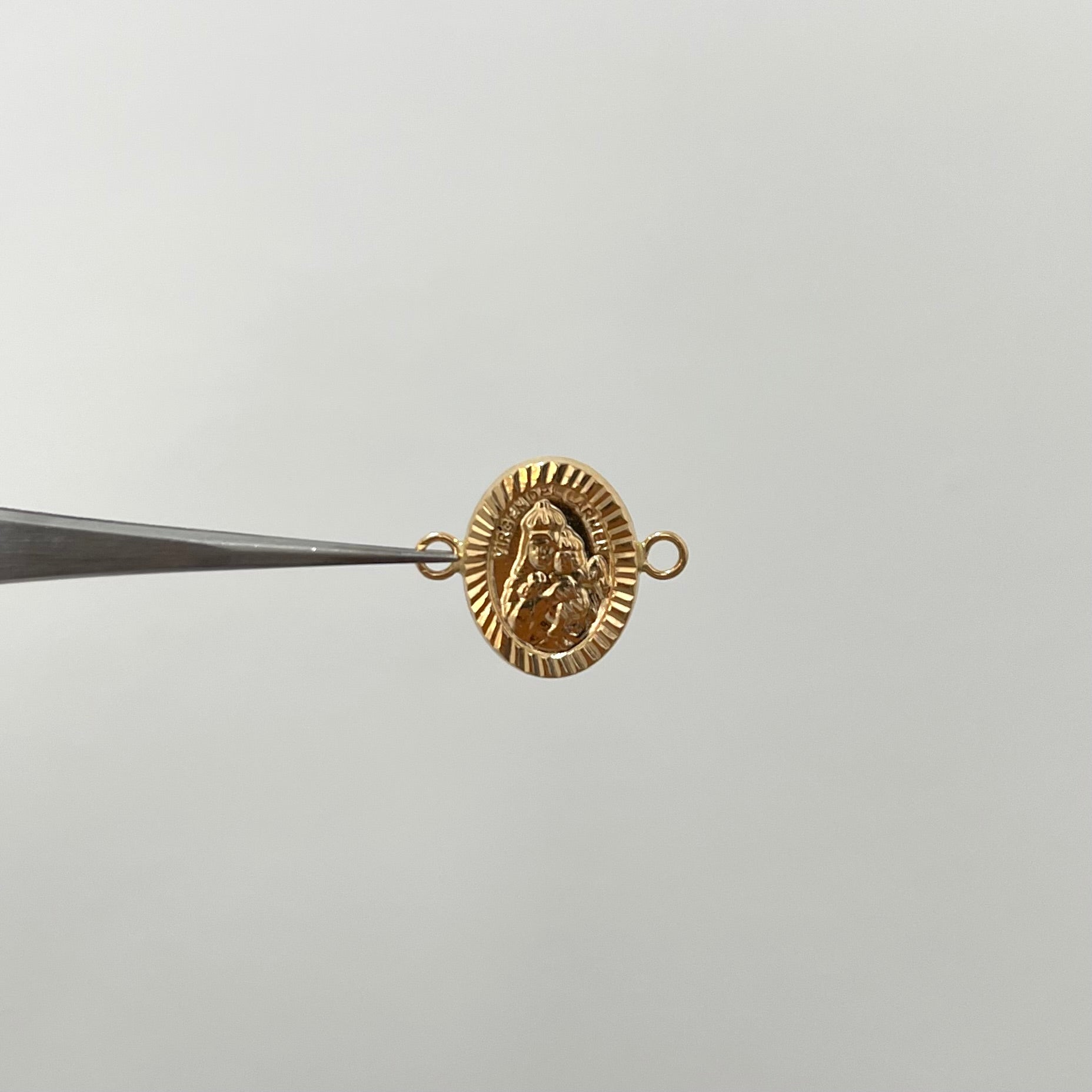 HERRAJE VIRGEN DEL CARMEN DIAMANTADA  ORO AMARILLO 18K 1,25 GR / 1,8 CM