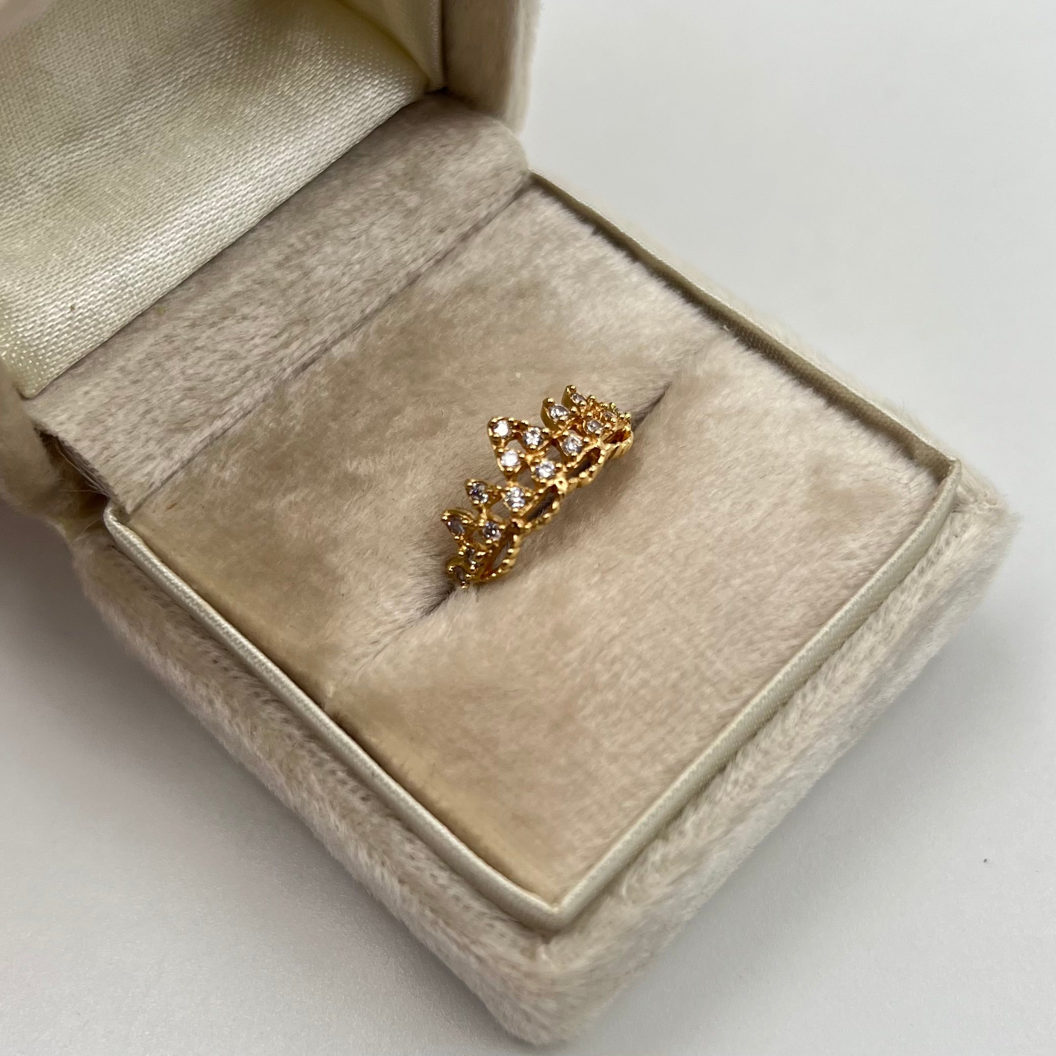ANILLO CORONA CIRCONES BLANCOS  ORO AMARILLO 18K / TALLA 4/ 3/3 / 2,3 GR / 7 MM