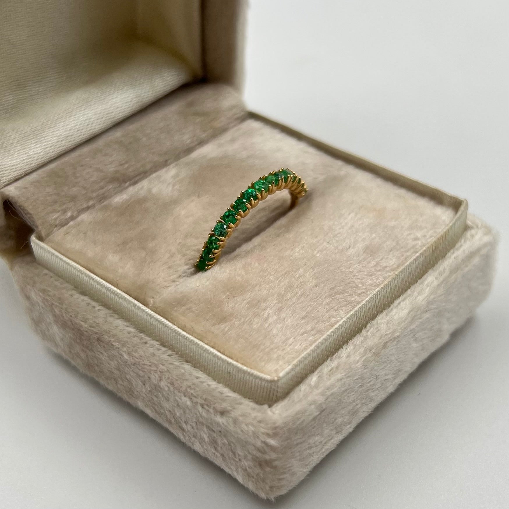 ANILLO CHURUMBELA ESMERALDA ORO AMARILLO 18K / TALLA 7 / 1,57 GR (JOYA)