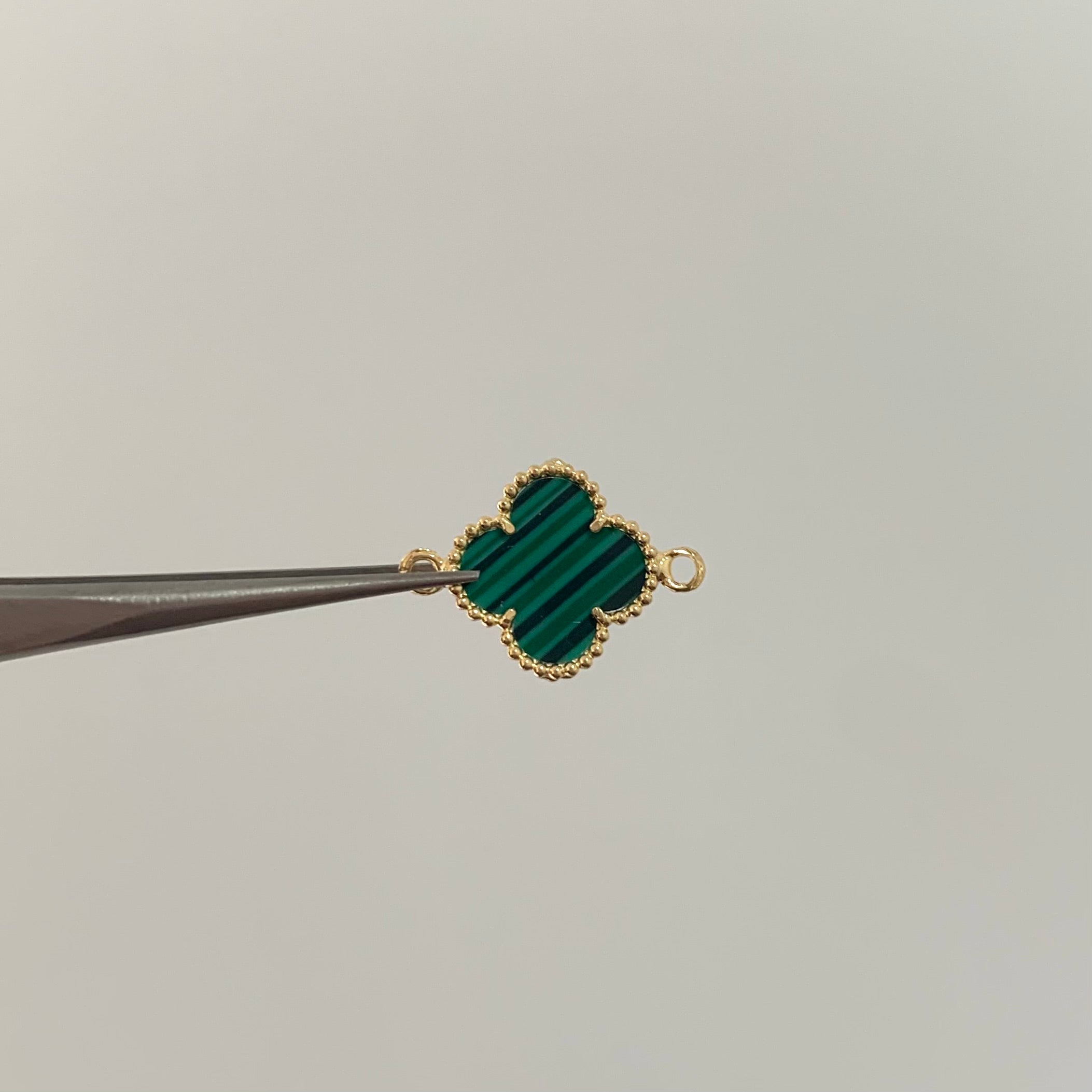 HERRAJE TREBOL VYCA VERDE NAC ESP ORO AMARILLO 18K +1 / 1,15 GR / 1,6 CM