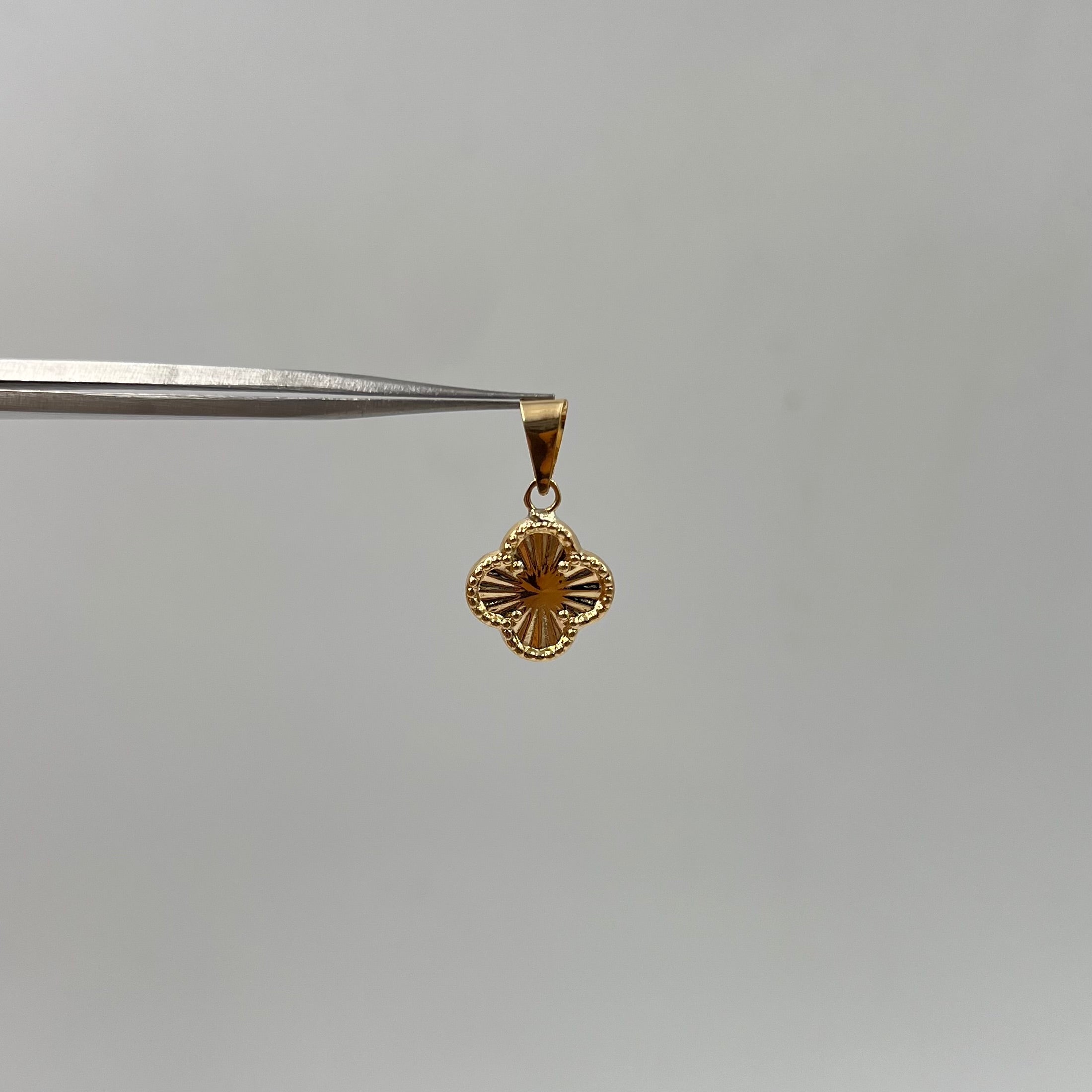 DIJE TREBOL  ORO AMARILLO 18K 0,7 GR / 12 MM / 1,5 CM