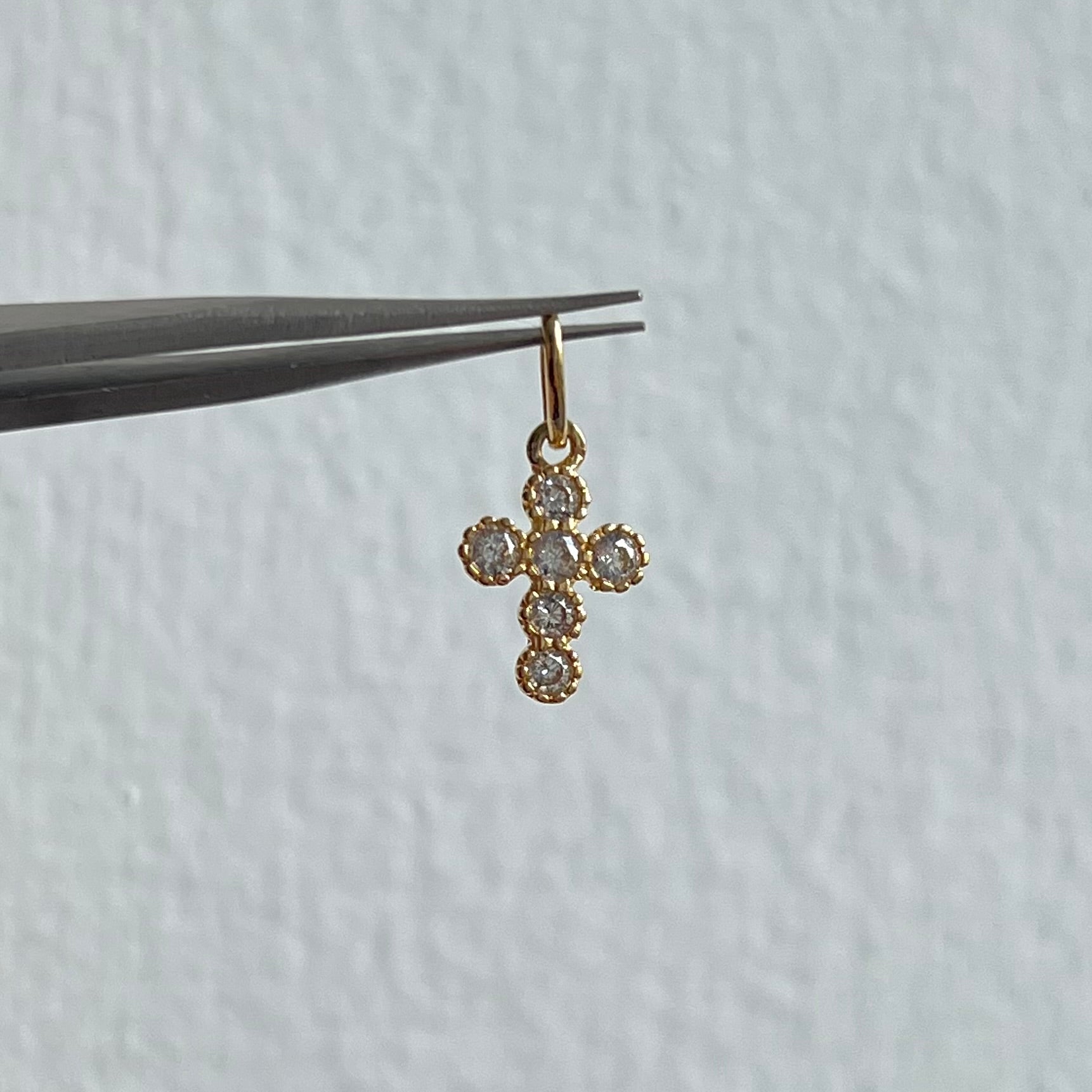 DIJE CRUZ CON CIRCONES ORO AMARILLO 18K +1 / 1,03 GR / 9 MM / 1,4 CM