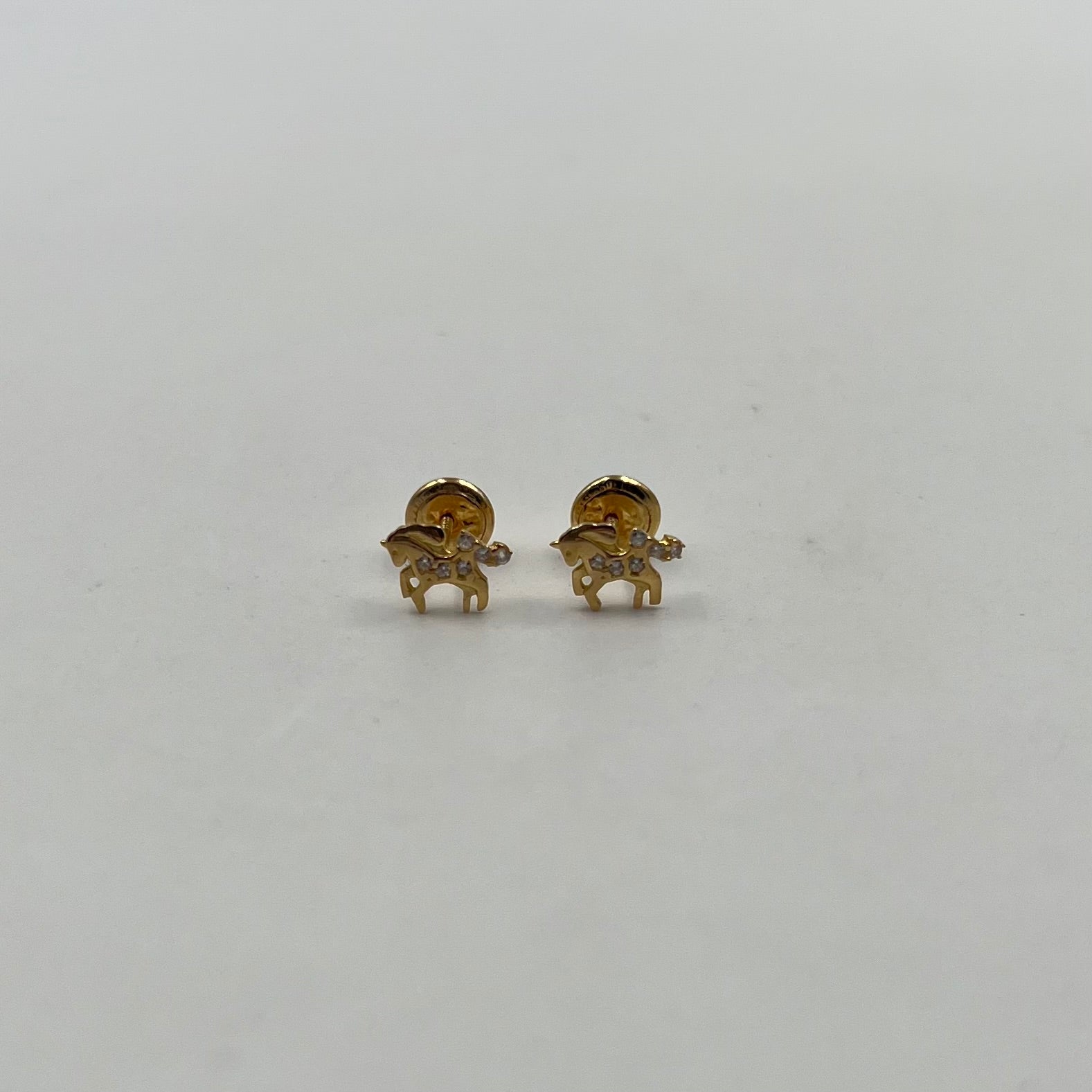 TOPOS UNICORNIO CON CIRNONES  ORO AMARILLO 18K 0,83 GR / 6 MM