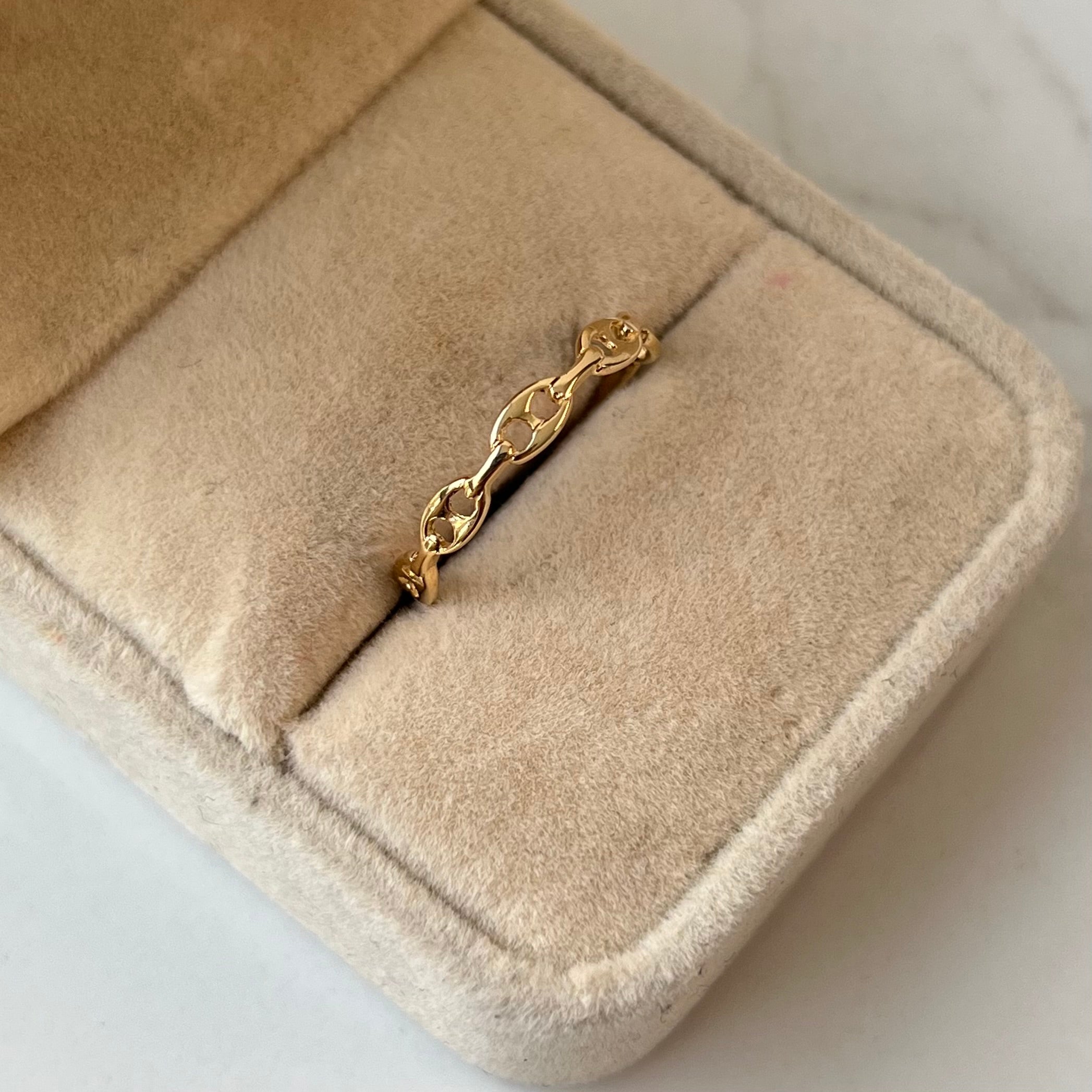 ANILLO GC ORO AMARILLO 18K / TALLA 8 / 1,18 GR / 1,4 MM