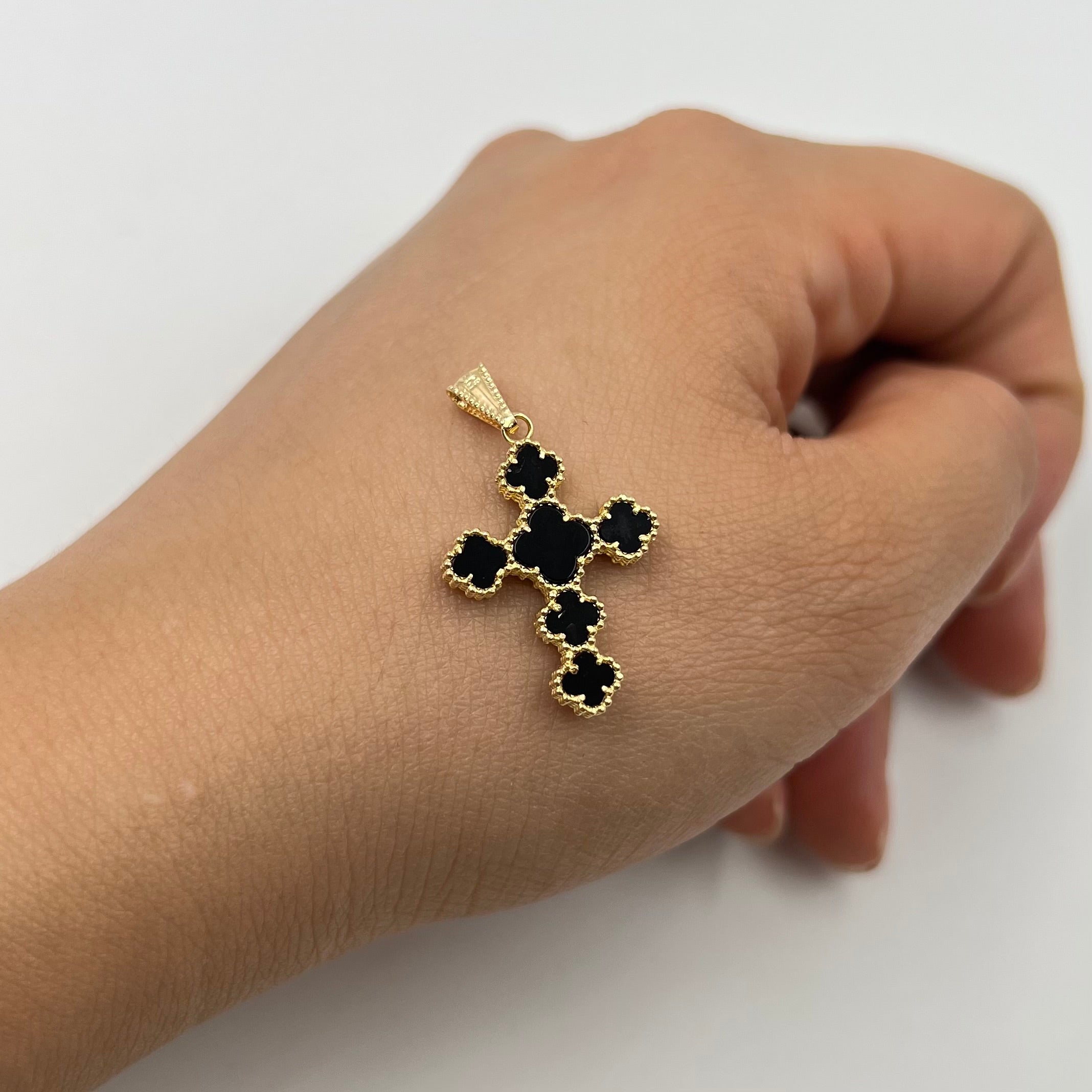 DIJE CRUZ EN TREBOL NEGRO  ORO AMARILLO 18K 2,17 GR / 5 MM / 2,4 CM