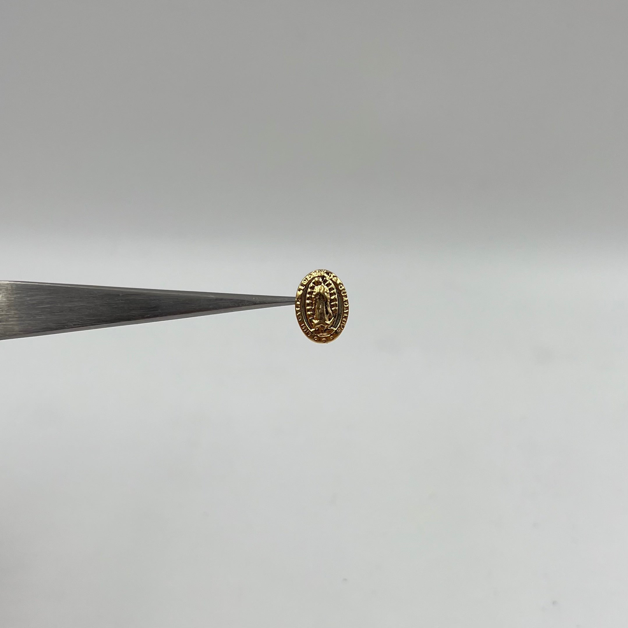 HERRAJE VIRGEN DE GUADALUPE  ORO AMARILLO 18K 0,46 GR / 0,8 CM