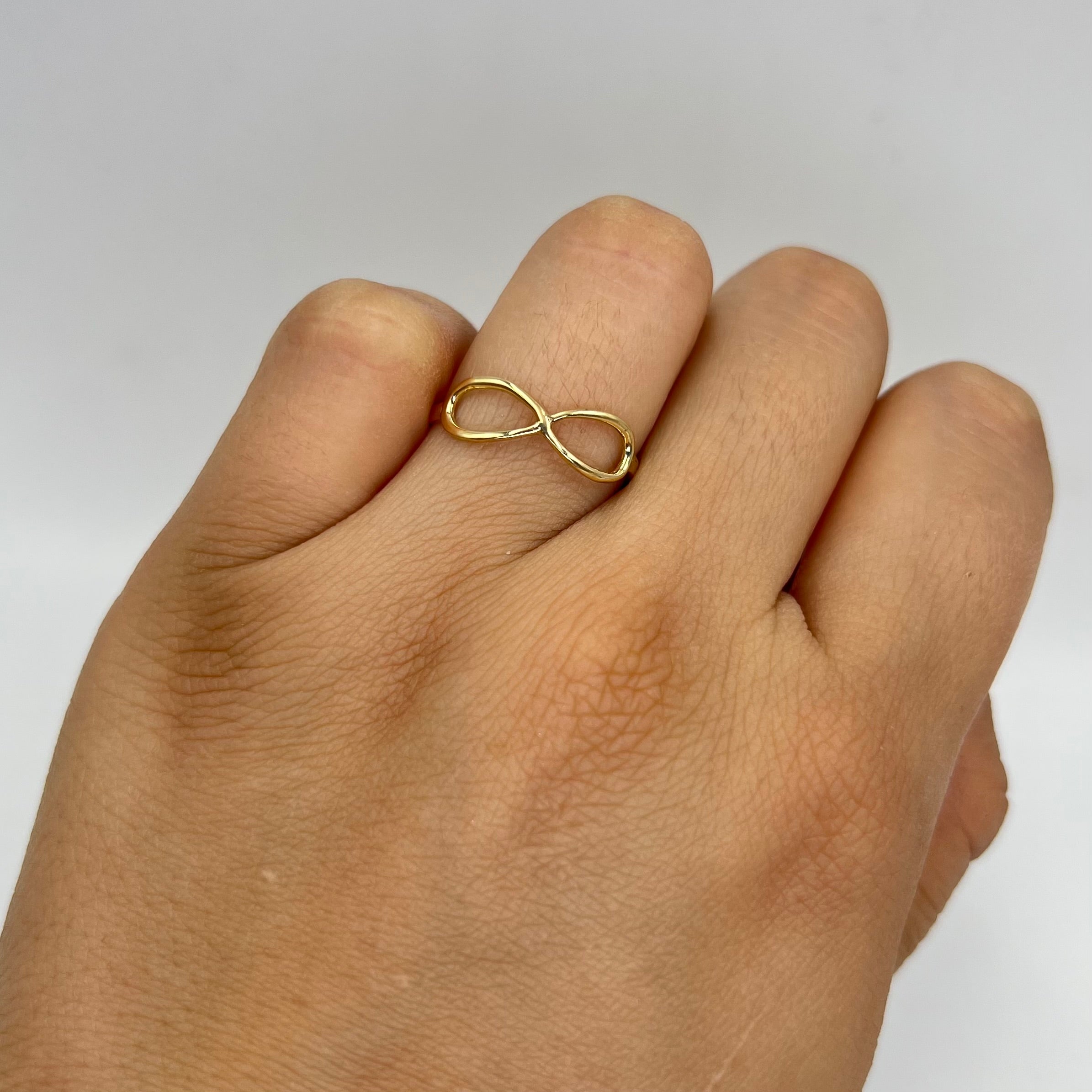 ANILLO INFINITO ORO AMARILLO 18K / TALLA 7/4 / 1,09 GR / 1,7 MM