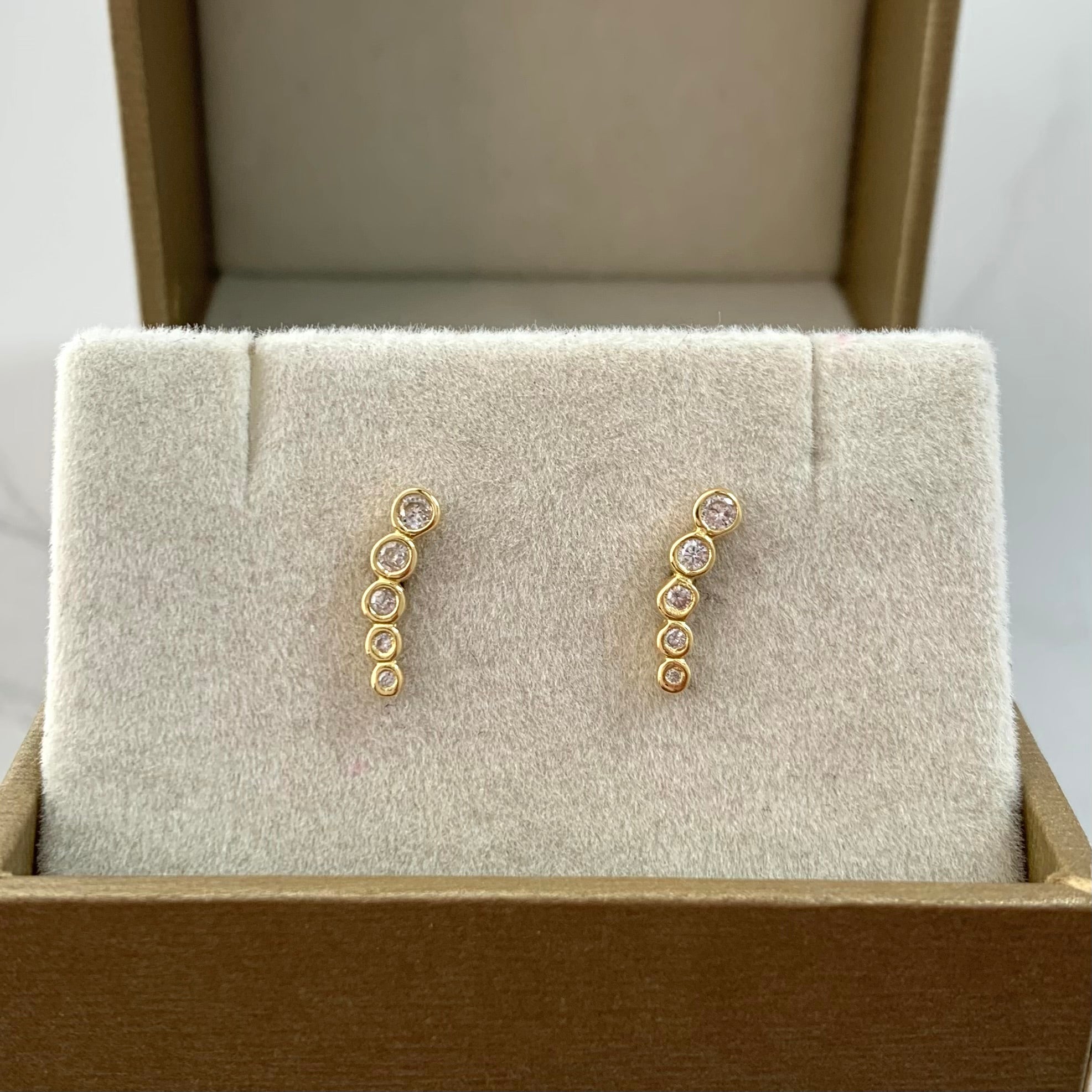 TOPOS GUSANO / CIRCONES BLANCOS  ORO AMARILLO 18K 1,15 GR / 11 MM