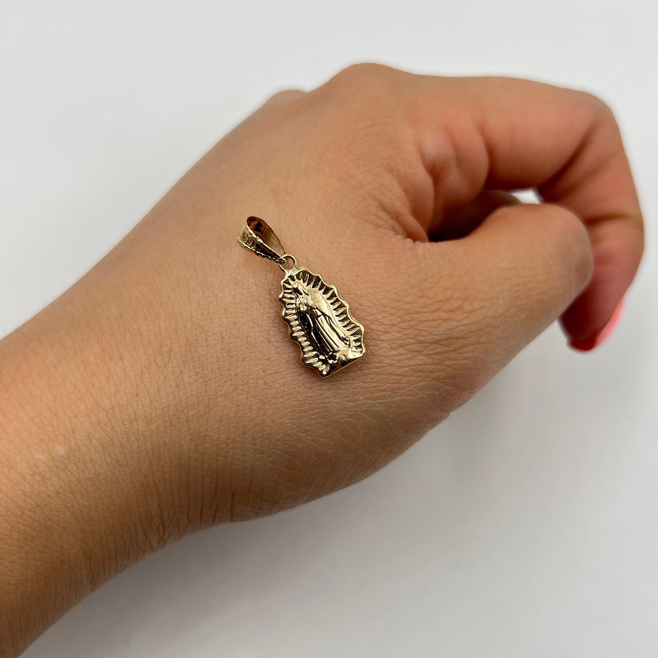 DIJE VIRGEN DE GUADALUPE SILUETA  ORO AMARILLO 18K 0,65 GR / 10 MM / 1,5CM
