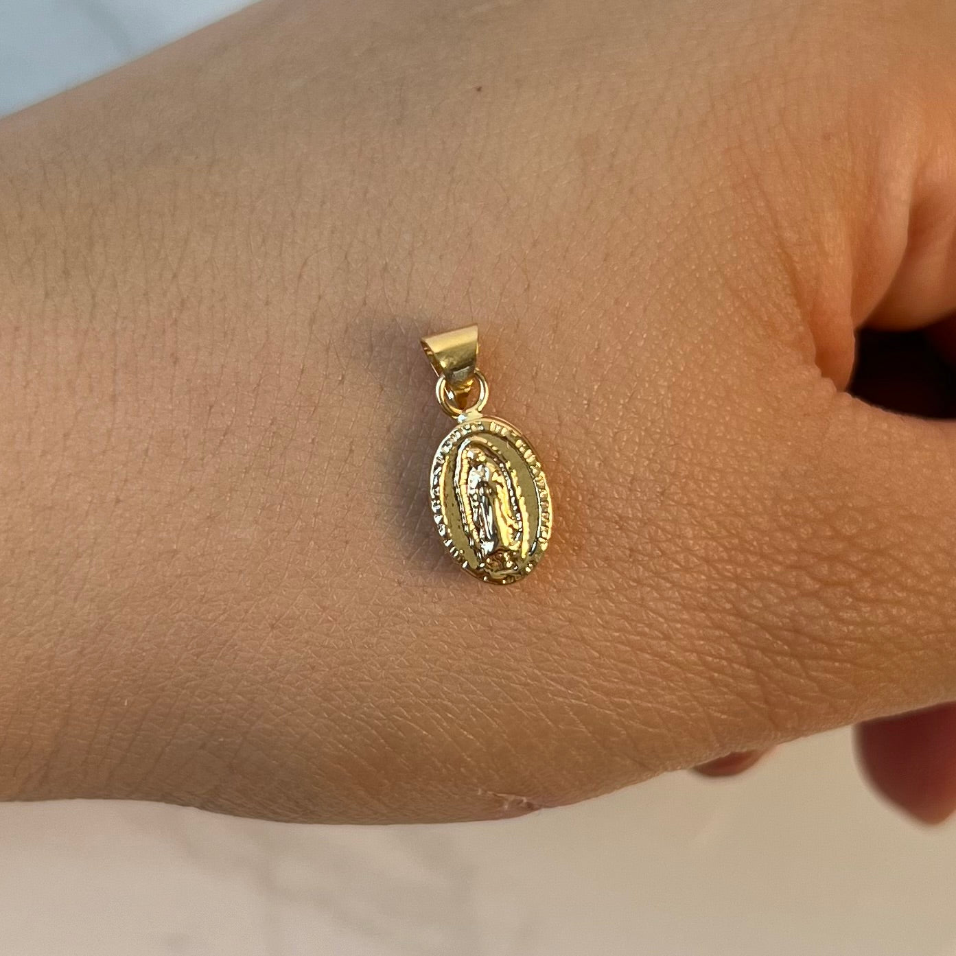 DIJE VIRGEN GUADALUPE  ORO AMARILLO 18K 0,5 GR / 7 MM / 1,3 CM