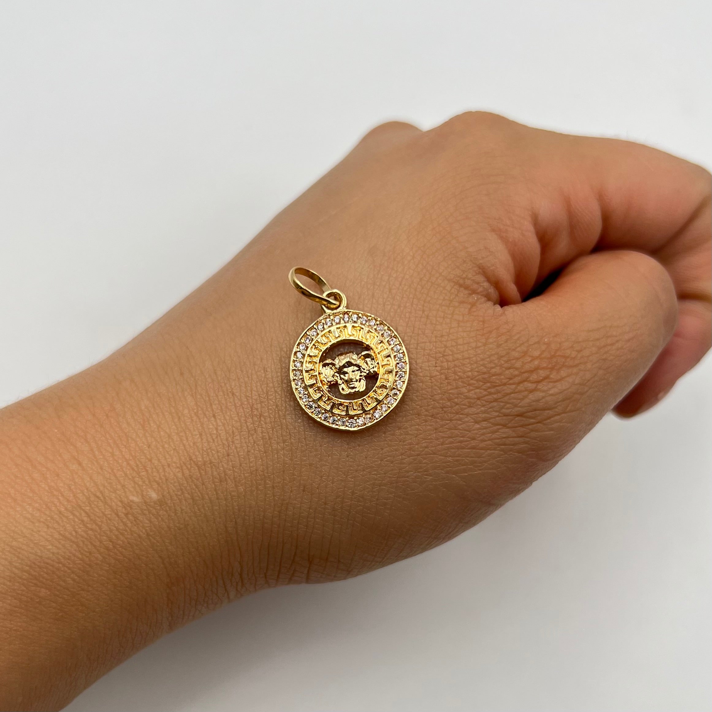 DIJE VC ORO AMARILLO 18K 2,31 GR / 16 MM / 1,9 CM